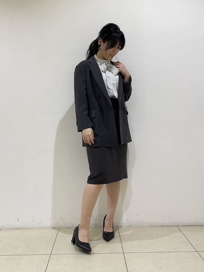 watanabeさんの「UNTITLED｜【新色追加/セットアップ可】エアリー ダブルブレストジャケット」を使ったコーディネート