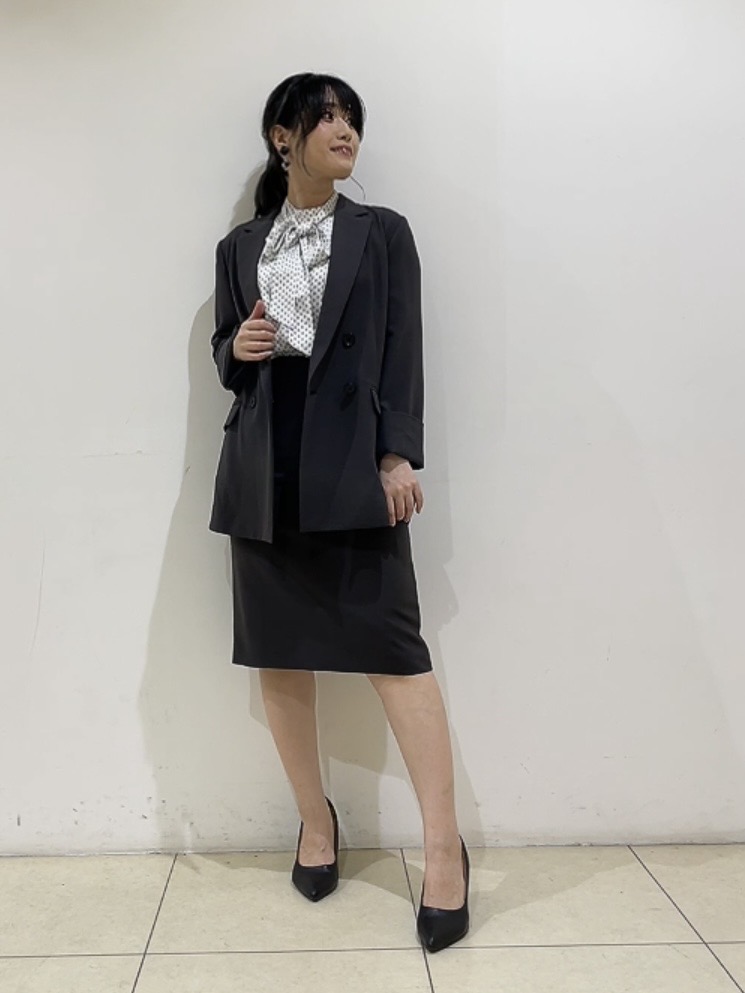 watanabeさんの「UNTITLED｜【新色追加/セットアップ可】エアリー ダブルブレストジャケット」を使ったコーディネート