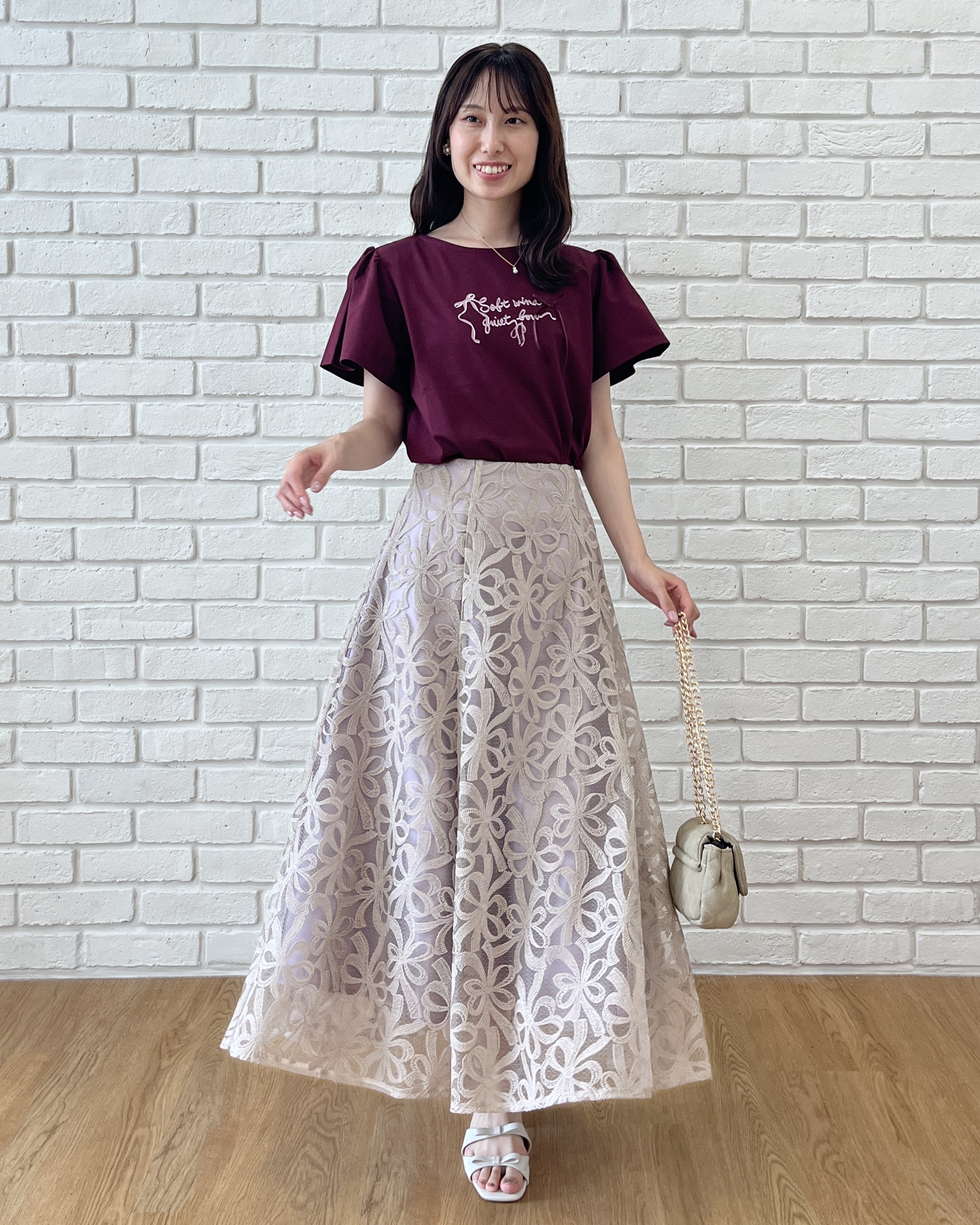 はばさんの「Couture brooch｜リボンロゴTシャツ」を使ったコーディネート