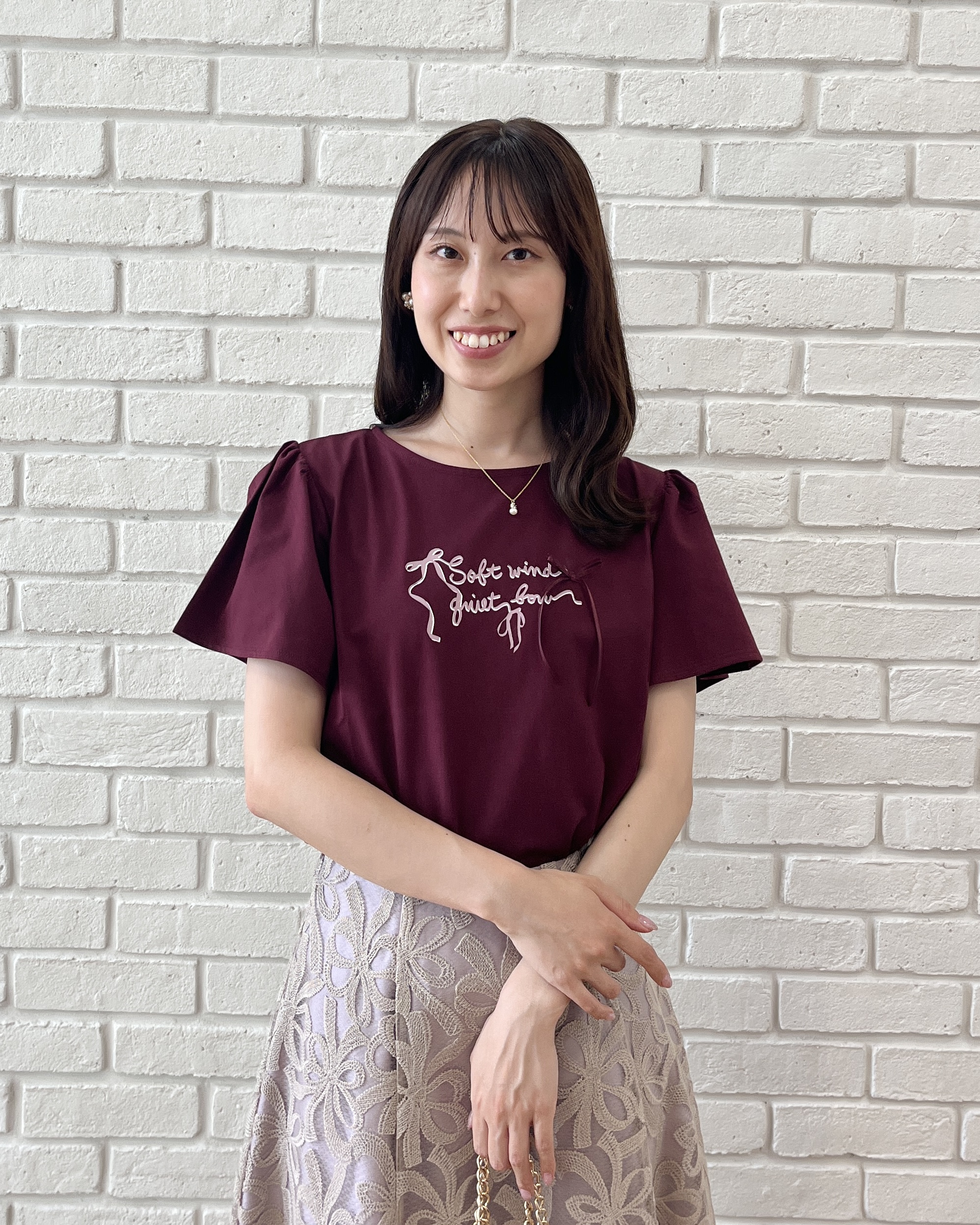 はばさんの「Couture brooch｜リボンロゴTシャツ」を使ったコーディネート