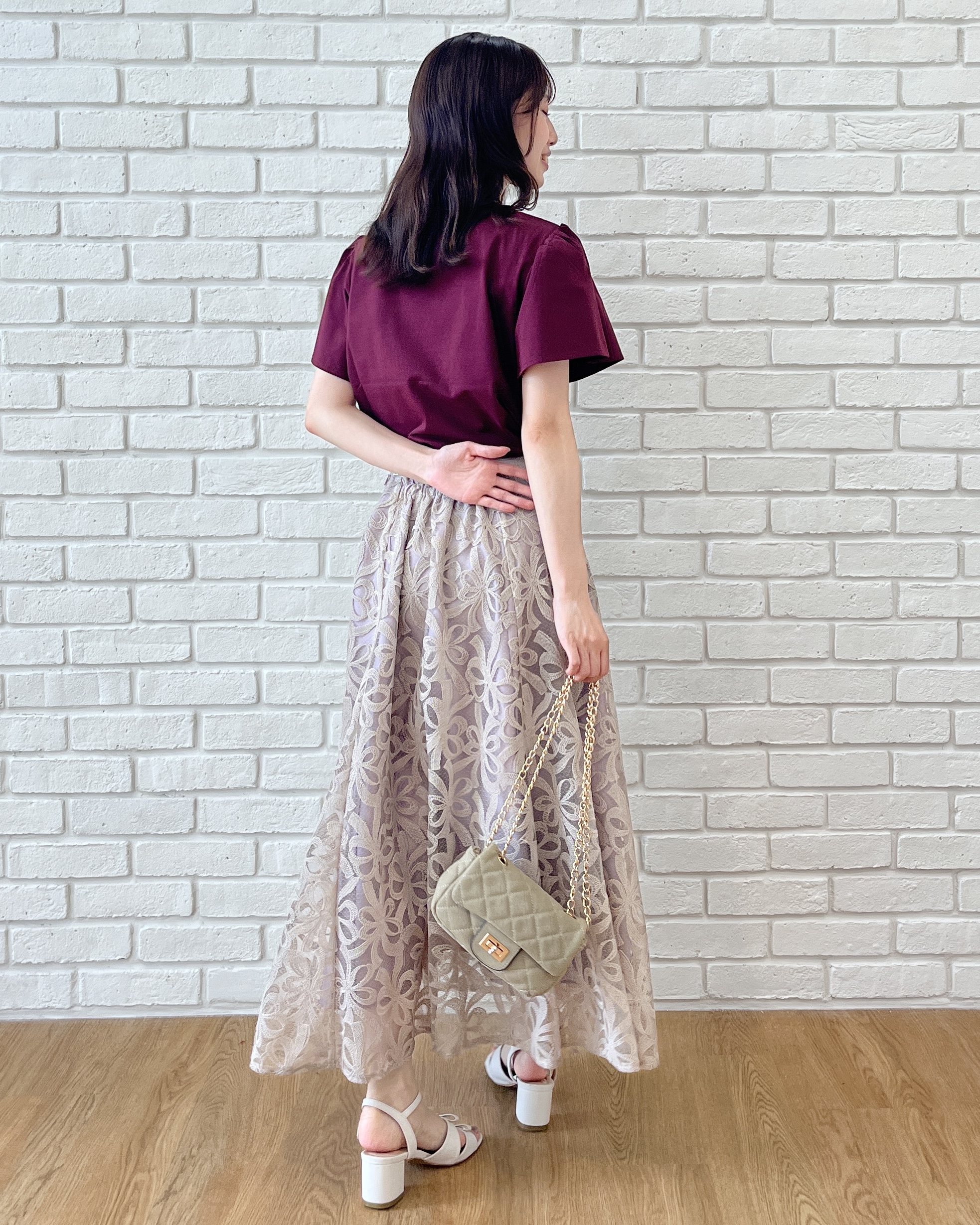 はばさんの「Couture brooch｜リボンロゴTシャツ」を使ったコーディネート