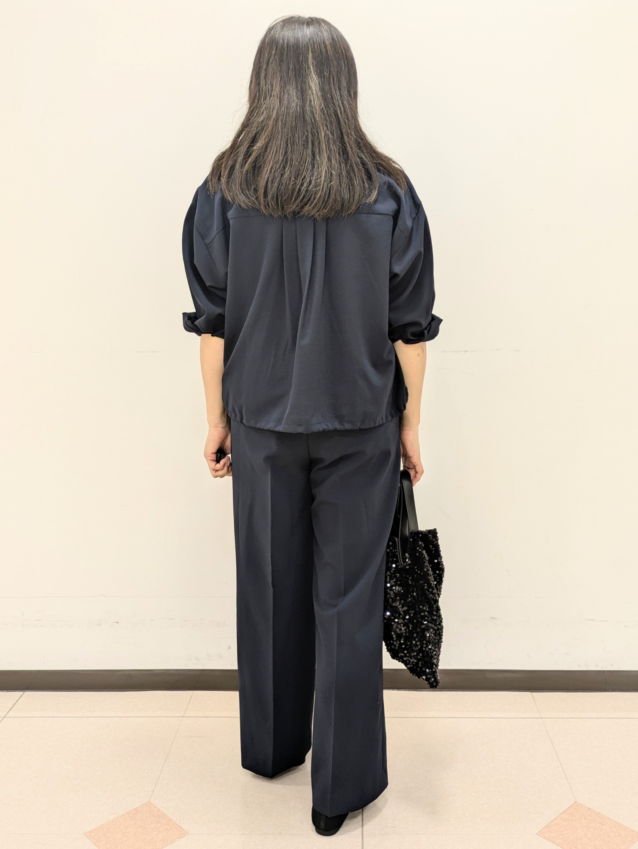 ともさんの「UNTITLED｜【セットアップ可/UVカット/接触冷感】エアリークールドロストシャツ」を使ったコーディネート