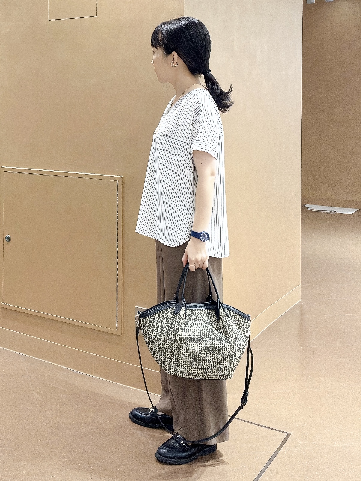 hattoriさんの「INDIVI｜【清涼感／UVケア／接触冷感】Vネックストライプブラウス」を使ったコーディネート