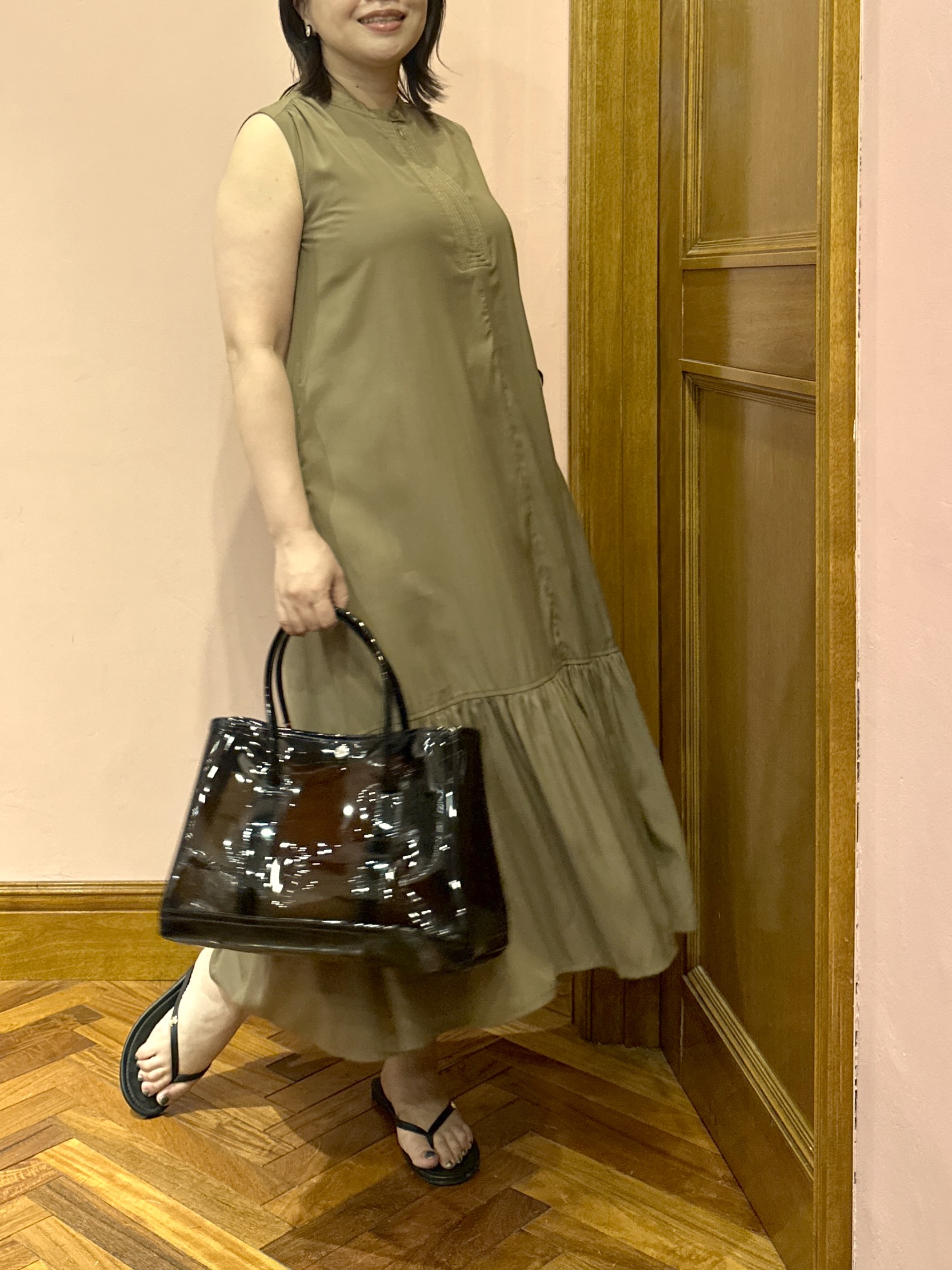 komatsuさんの「DRESSTERIOR｜【ウォッシャブル】ノースリーブギャザーヘムワンピース」を使ったコーディネート