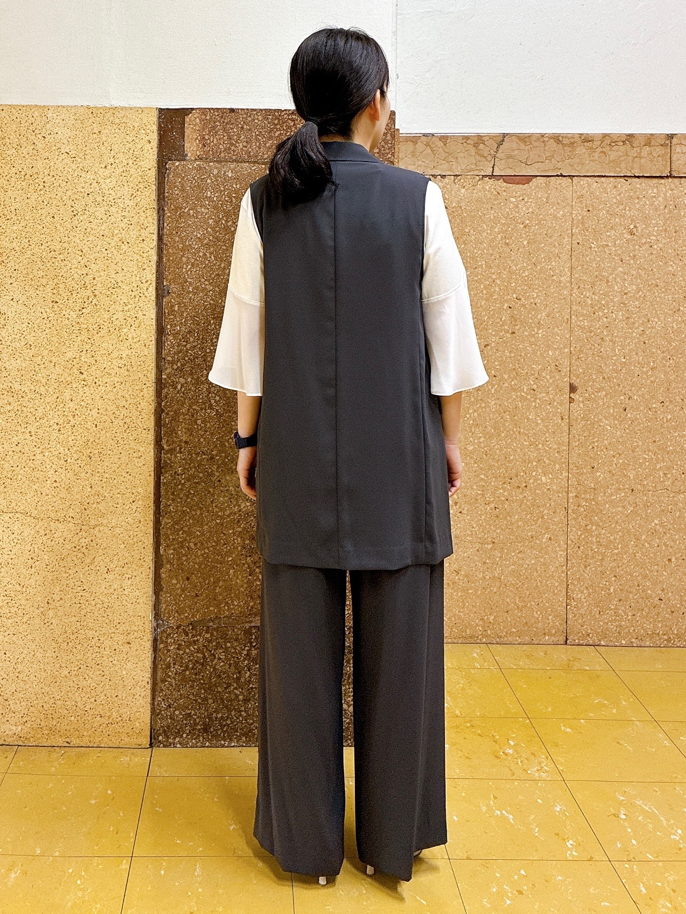 hattoriさんの「INDIVI｜【接触冷感／透湿／着る日傘】イージーワイドパンツ」を使ったコーディネート