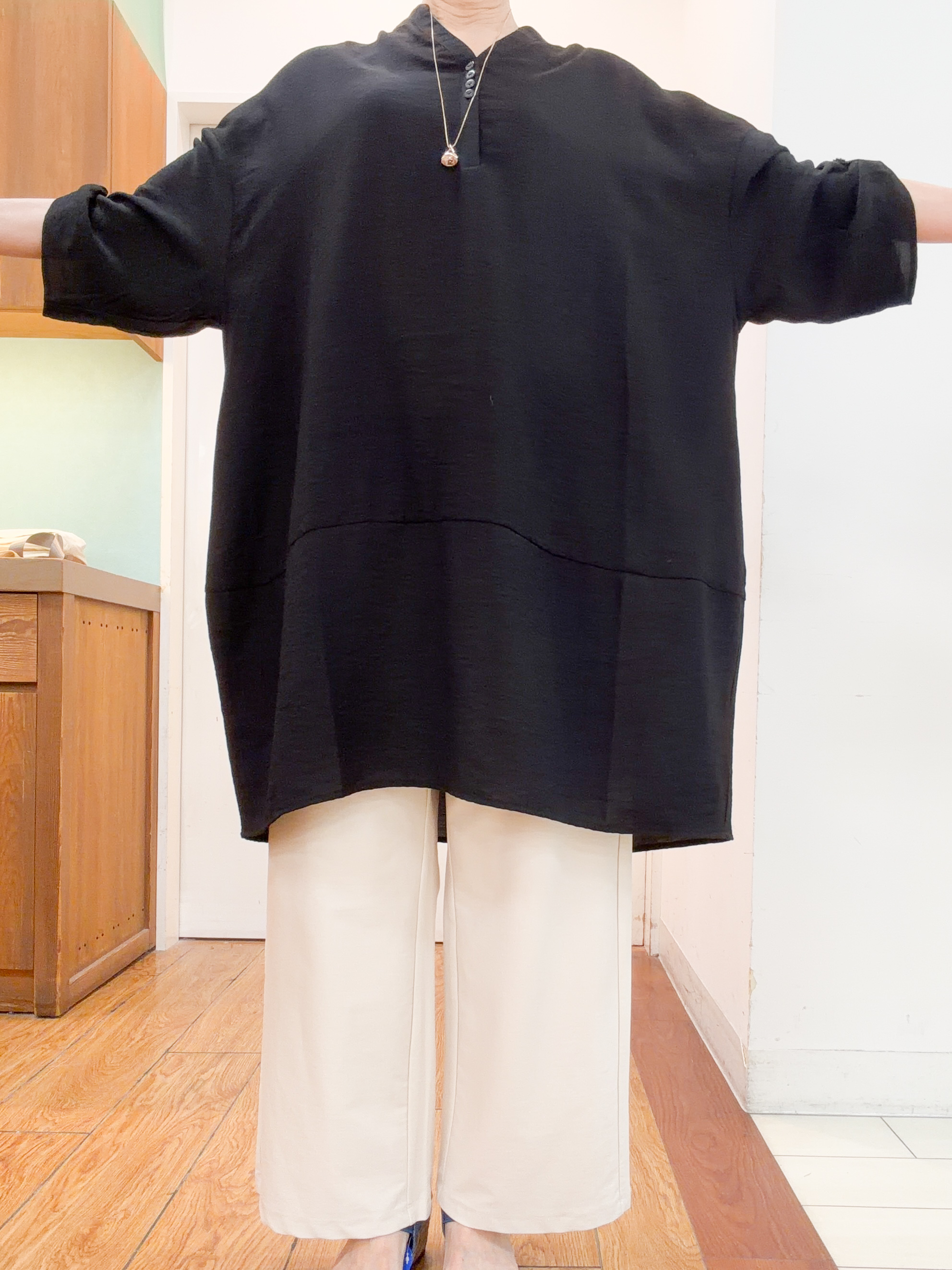 みぃさんの「SHOO･LA･RUE｜【ひんやり/S-LL/洗濯機可】体型カバーにも ゆるっとリラックスチュニック」を使ったコーディネート