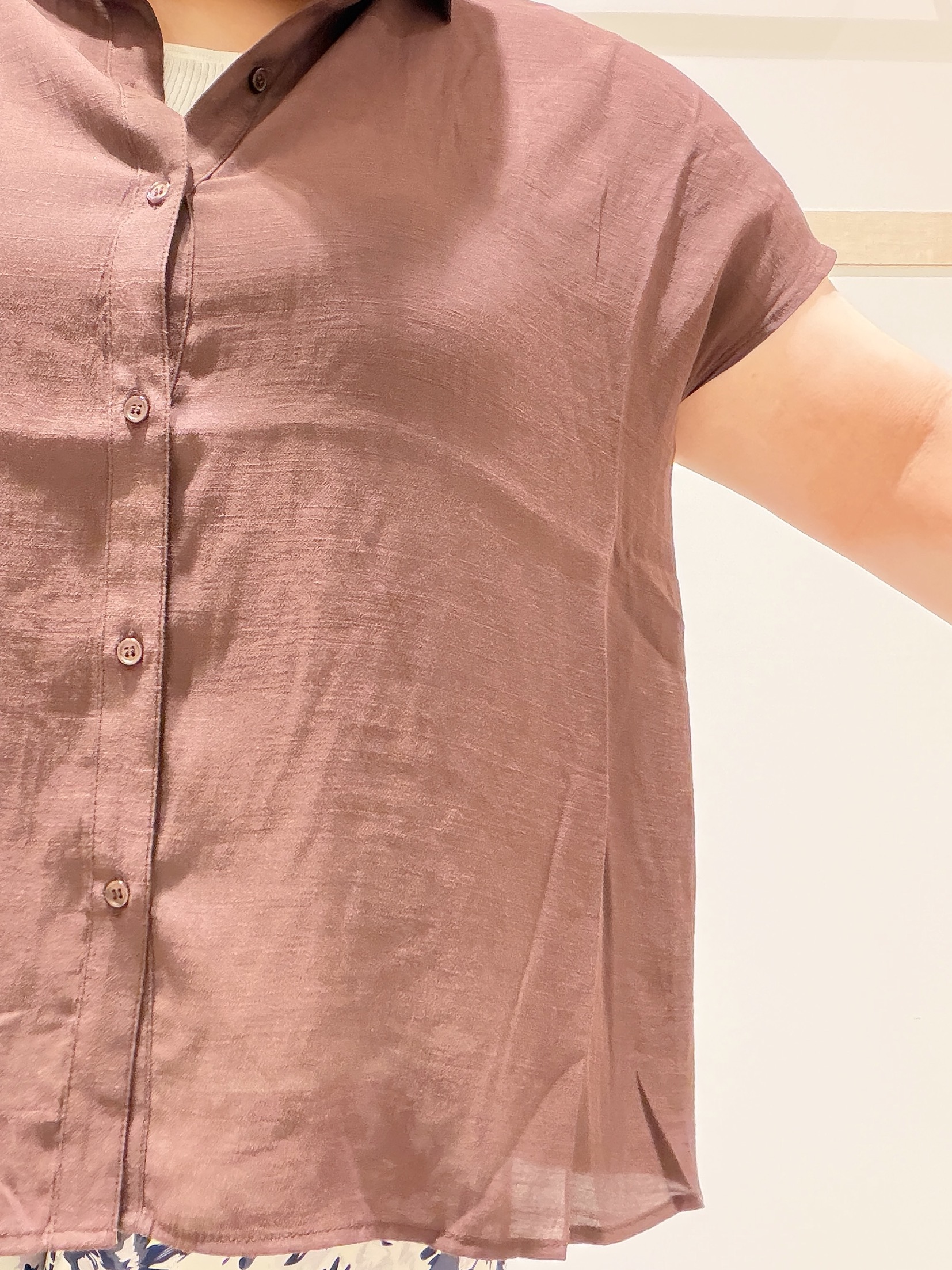 ゆめかさんの「SHOO･LA･RUE｜【ひんやり/UV】ほんのりシアーで上品な バックギャザーブラウス」を使ったコーディネート