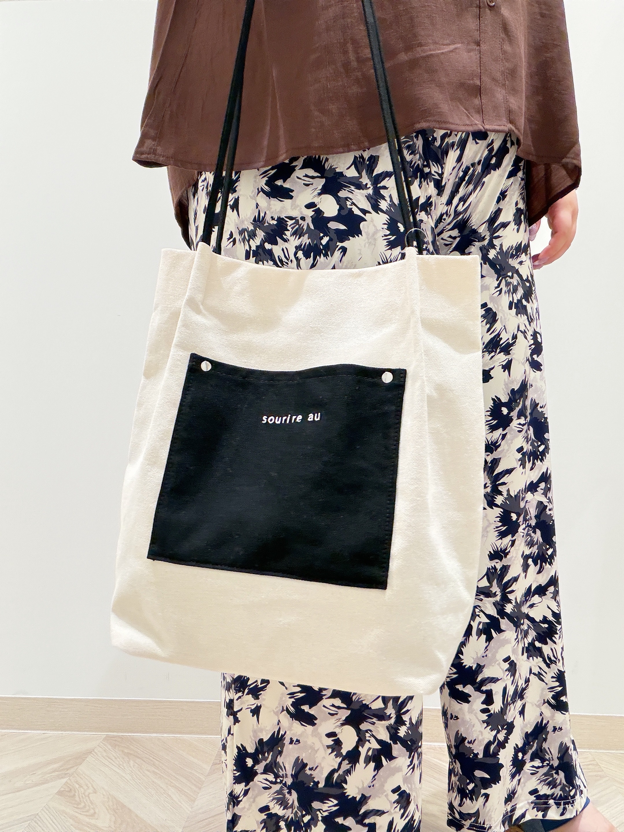 ゆめかさんの「SHOO･LA･RUE｜【ひんやり/UV】ほんのりシアーで上品な バックギャザーブラウス」を使ったコーディネート