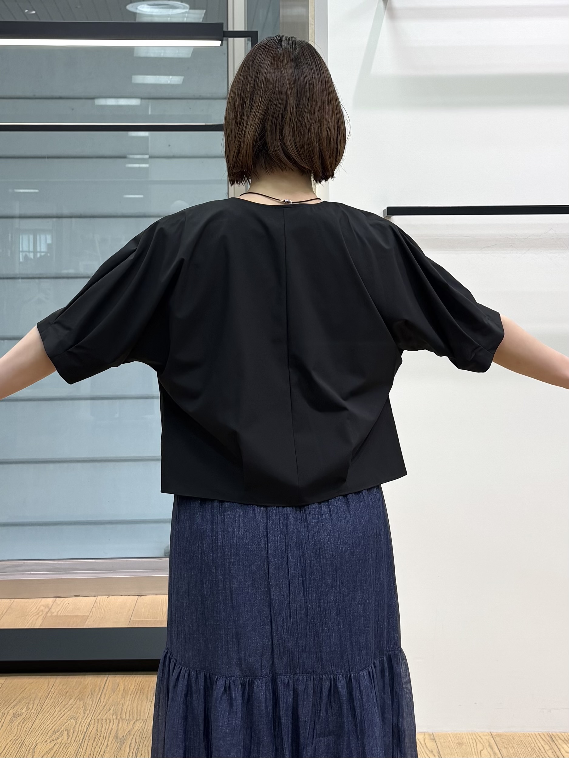 asamiさんの「INDIVI｜【洗える】レイヤード風レースコンビTシャツ」を使ったコーディネート