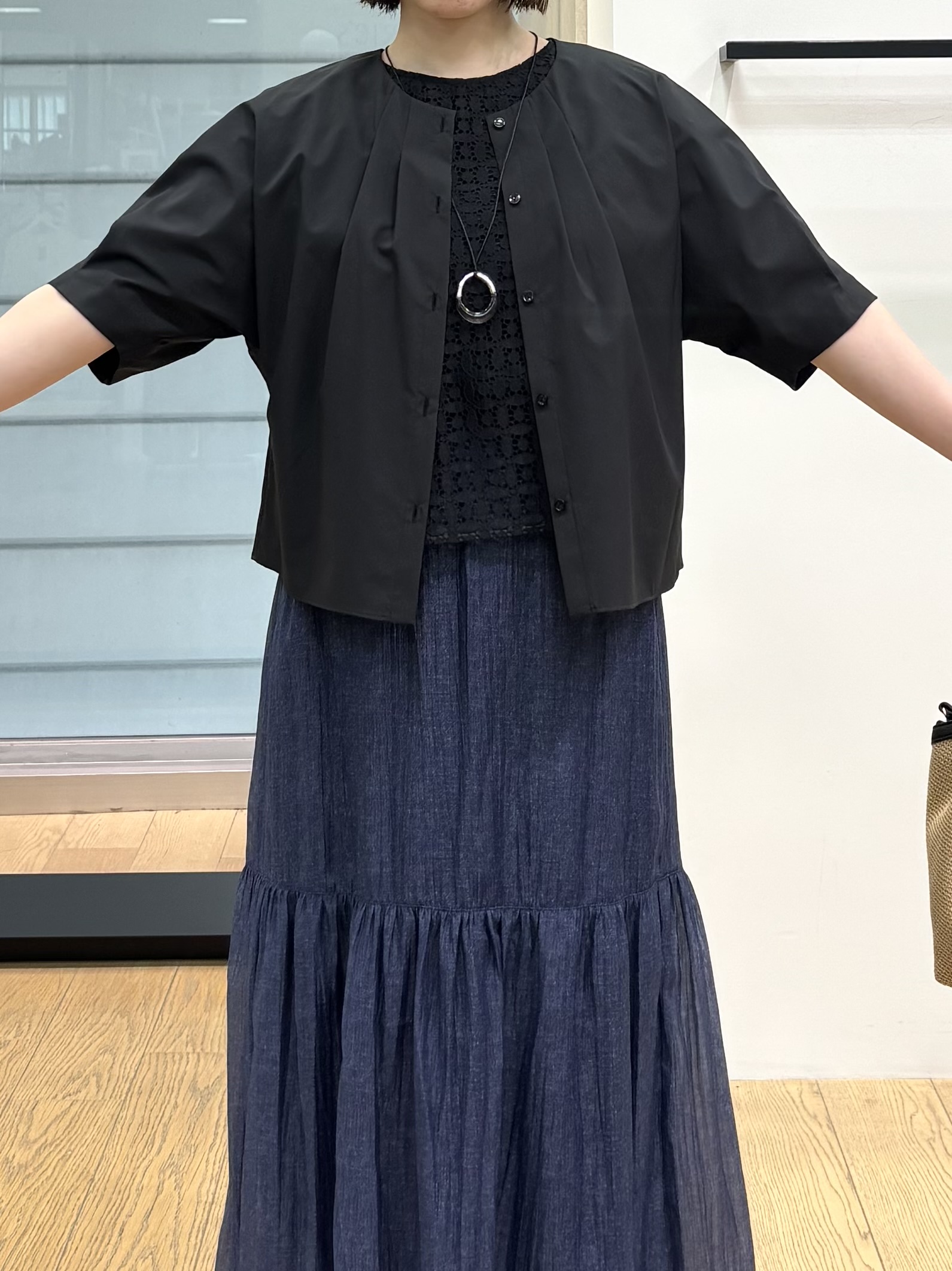 asamiさんの「INDIVI｜【洗える】レイヤード風レースコンビTシャツ」を使ったコーディネート
