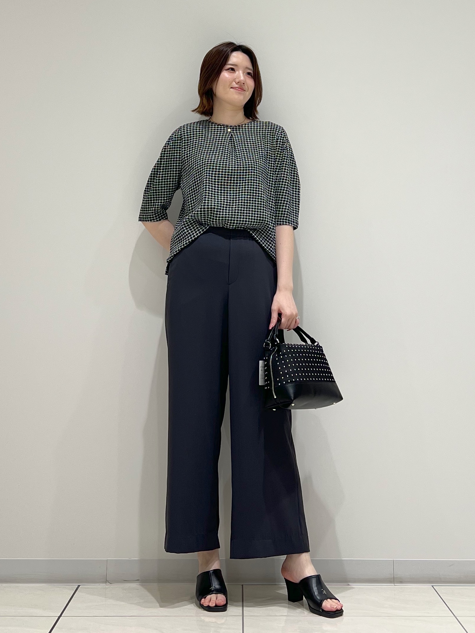 T.Kさんの「INDIVI｜【UVケア／吸汗速乾】チェック柄タックボリュームスリーブトップス」を使ったコーディネート