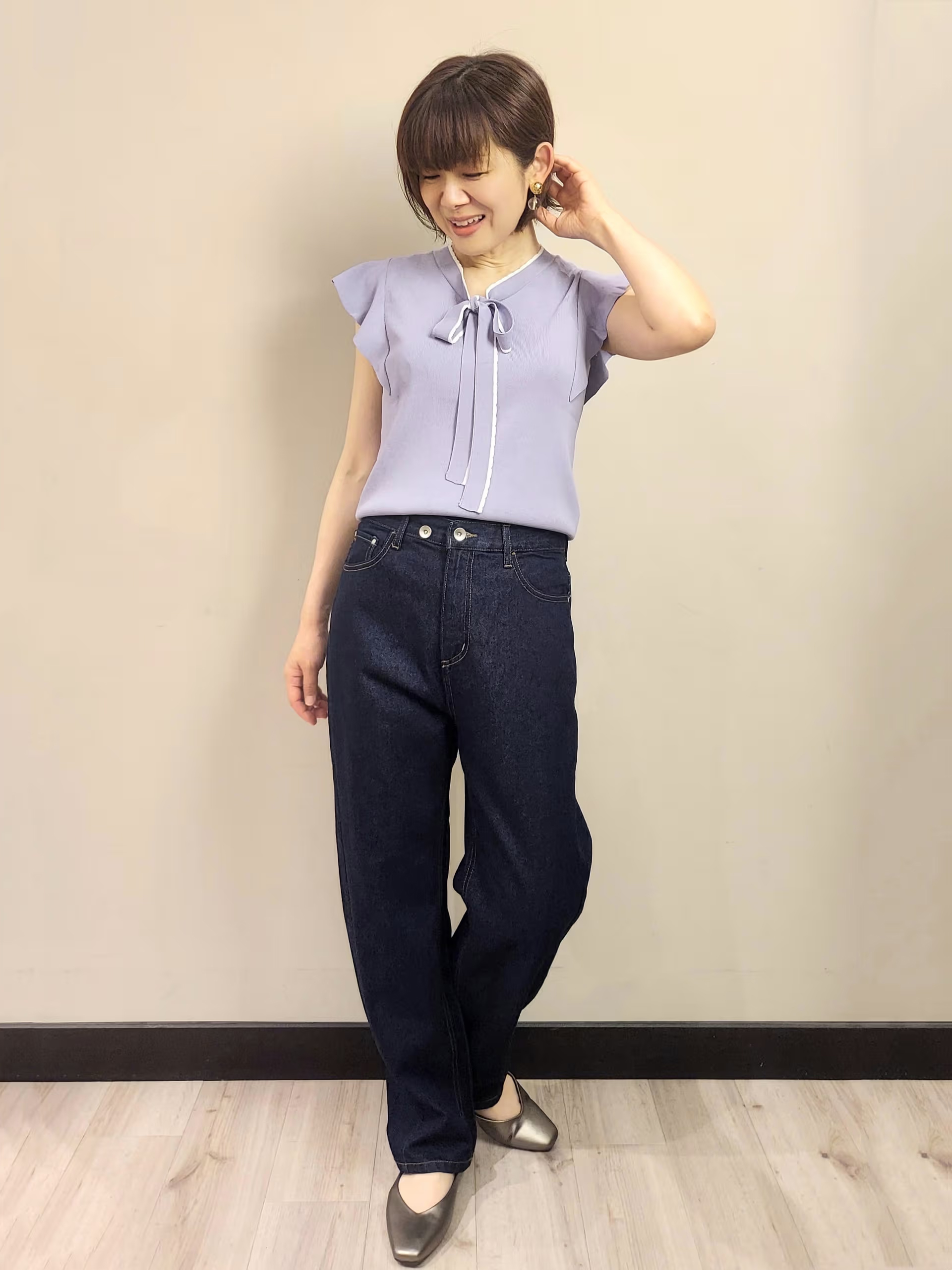 MAKIさんの「index｜【UVケア／接触冷感】バイカラーボウタイフリルトップス《洗濯機OK》」を使ったコーディネート