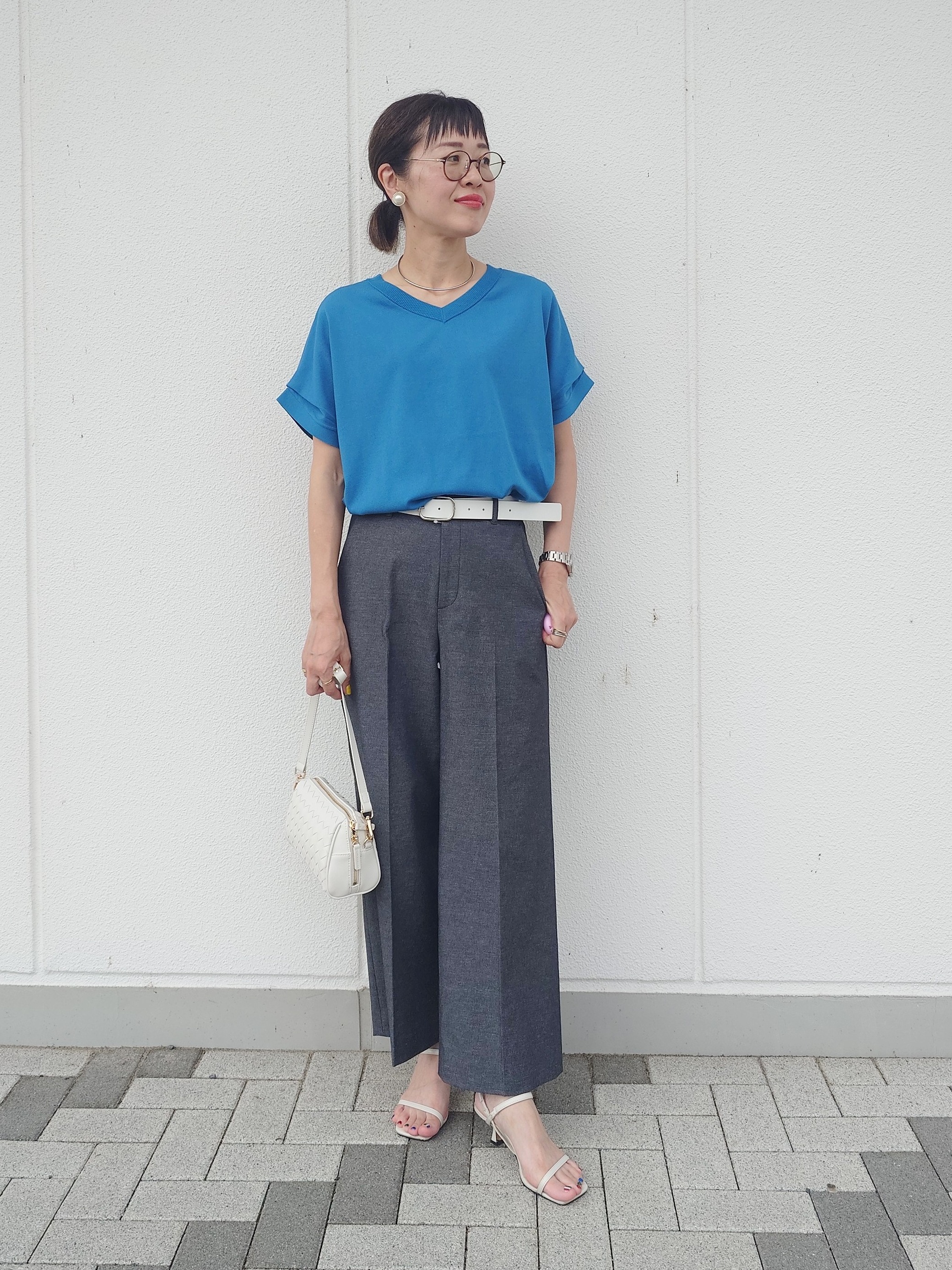 MUTSUKOさんの「UNTITLED｜【きれいに体型カバー/前後2WAY】ドライタッチコットンプルオーバー」を使ったコーディネート