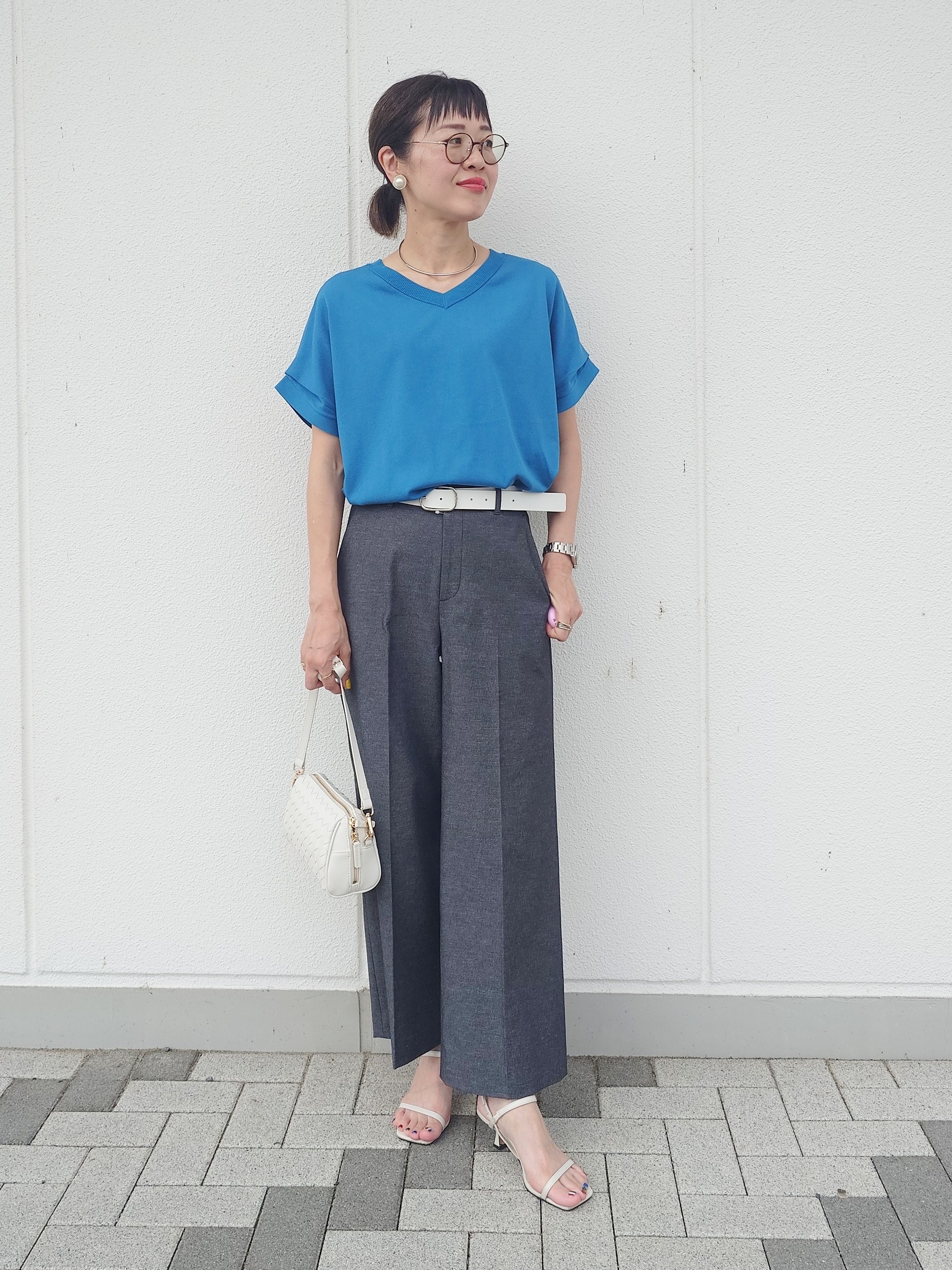 MUTSUKOさんの「UNTITLED｜【きれいに体型カバー/前後2WAY】ドライタッチコットンプルオーバー」を使ったコーディネート