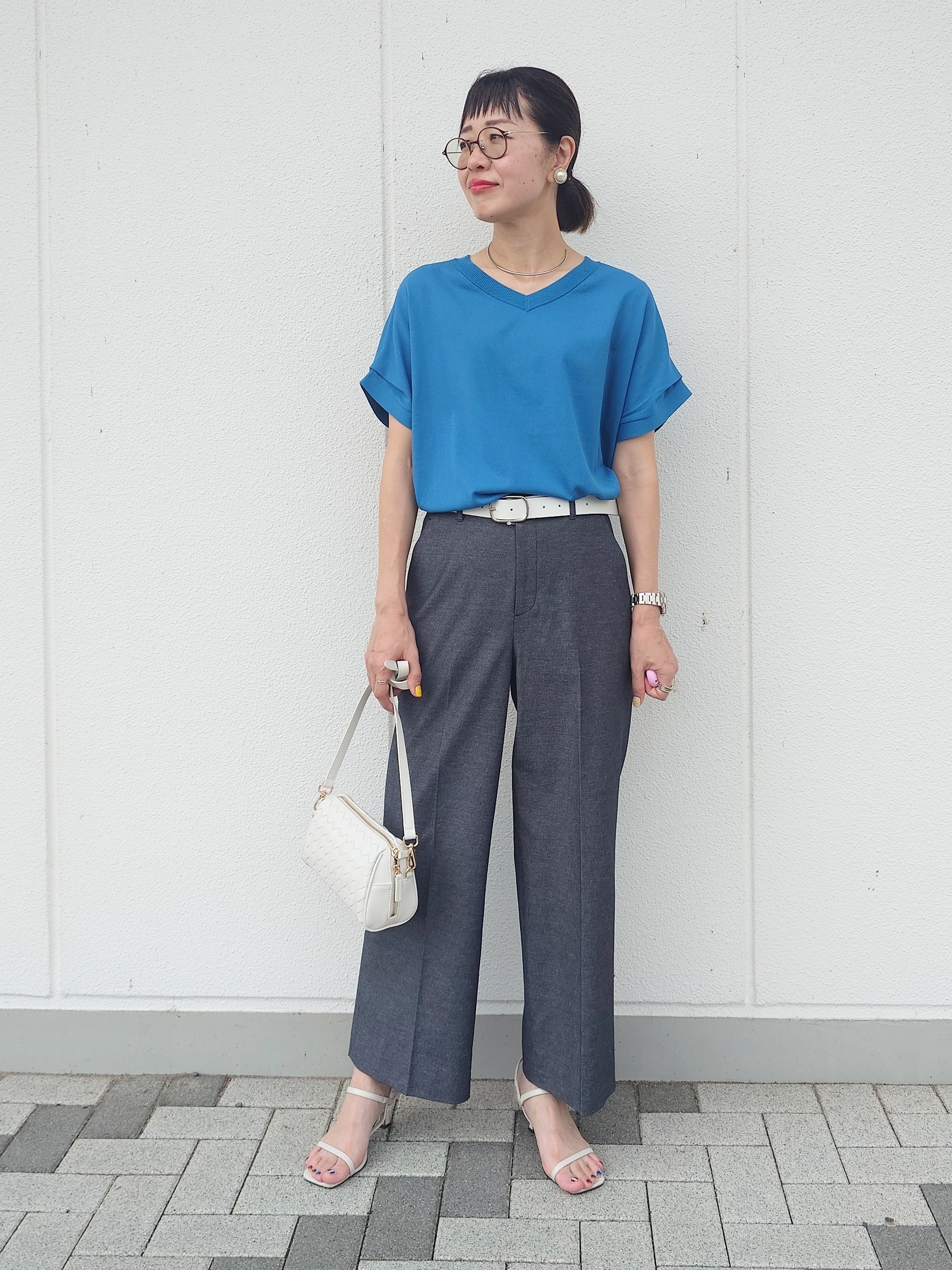 MUTSUKOさんの「UNTITLED｜【きれいに体型カバー/前後2WAY】ドライタッチコットンプルオーバー」を使ったコーディネート
