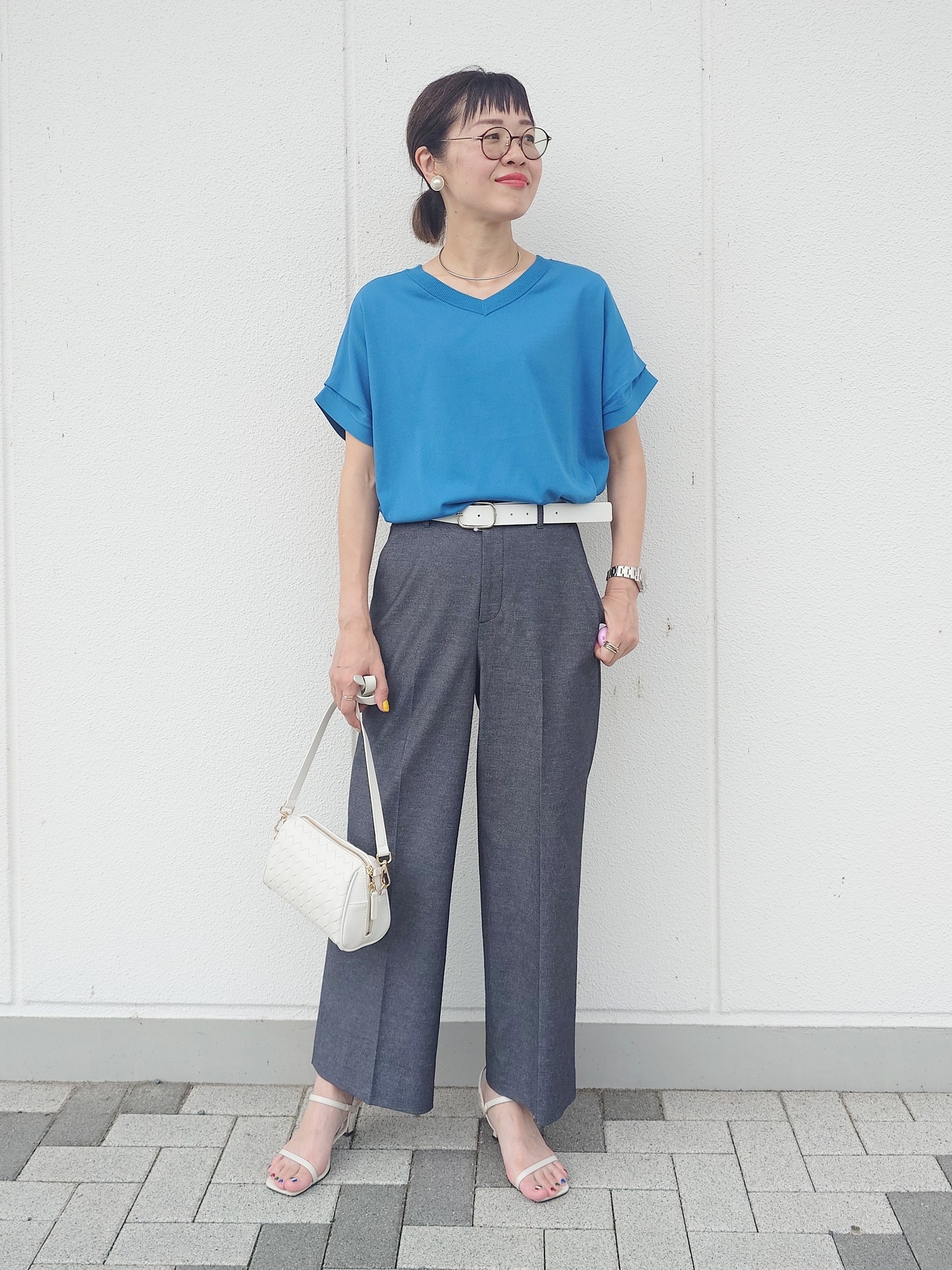 MUTSUKOさんの「UNTITLED｜【きれいに体型カバー/前後2WAY】ドライタッチコットンプルオーバー」を使ったコーディネート