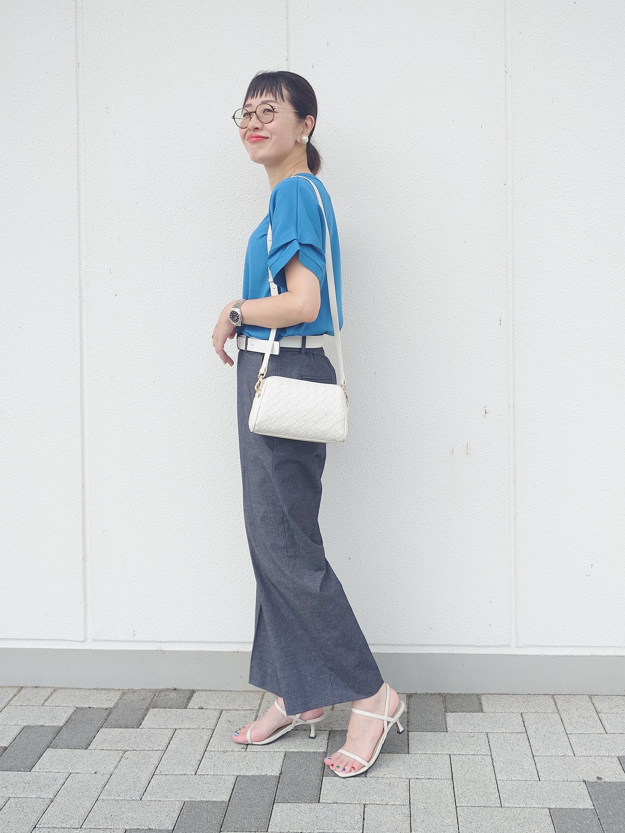 MUTSUKOさんの「UNTITLED｜【きれいに体型カバー/前後2WAY】ドライタッチコットンプルオーバー」を使ったコーディネート