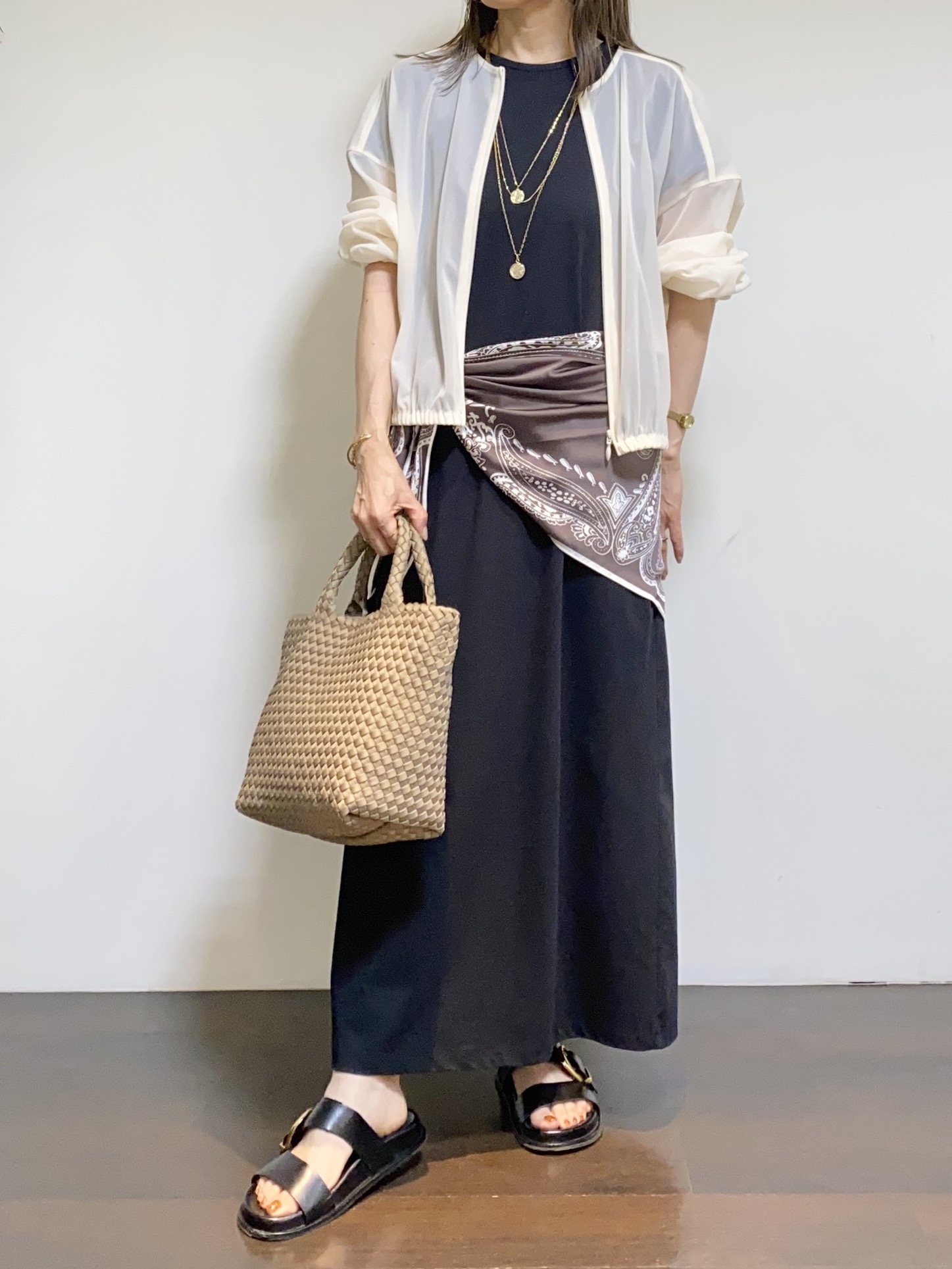 tomoさんの「UNTITLED｜トリコットシアーブラウス」を使ったコーディネート