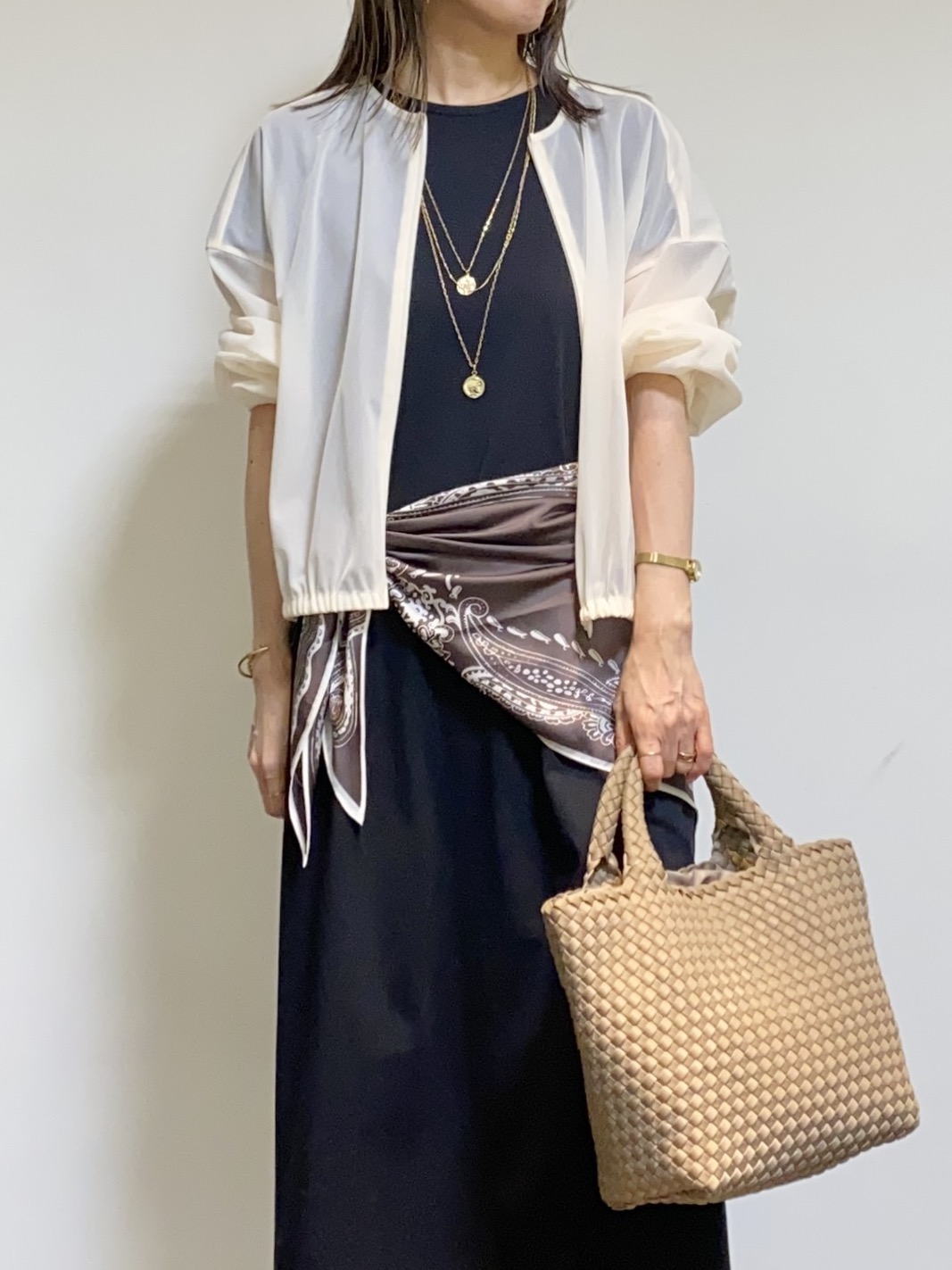 tomoさんの「UNTITLED｜トリコットシアーブラウス」を使ったコーディネート