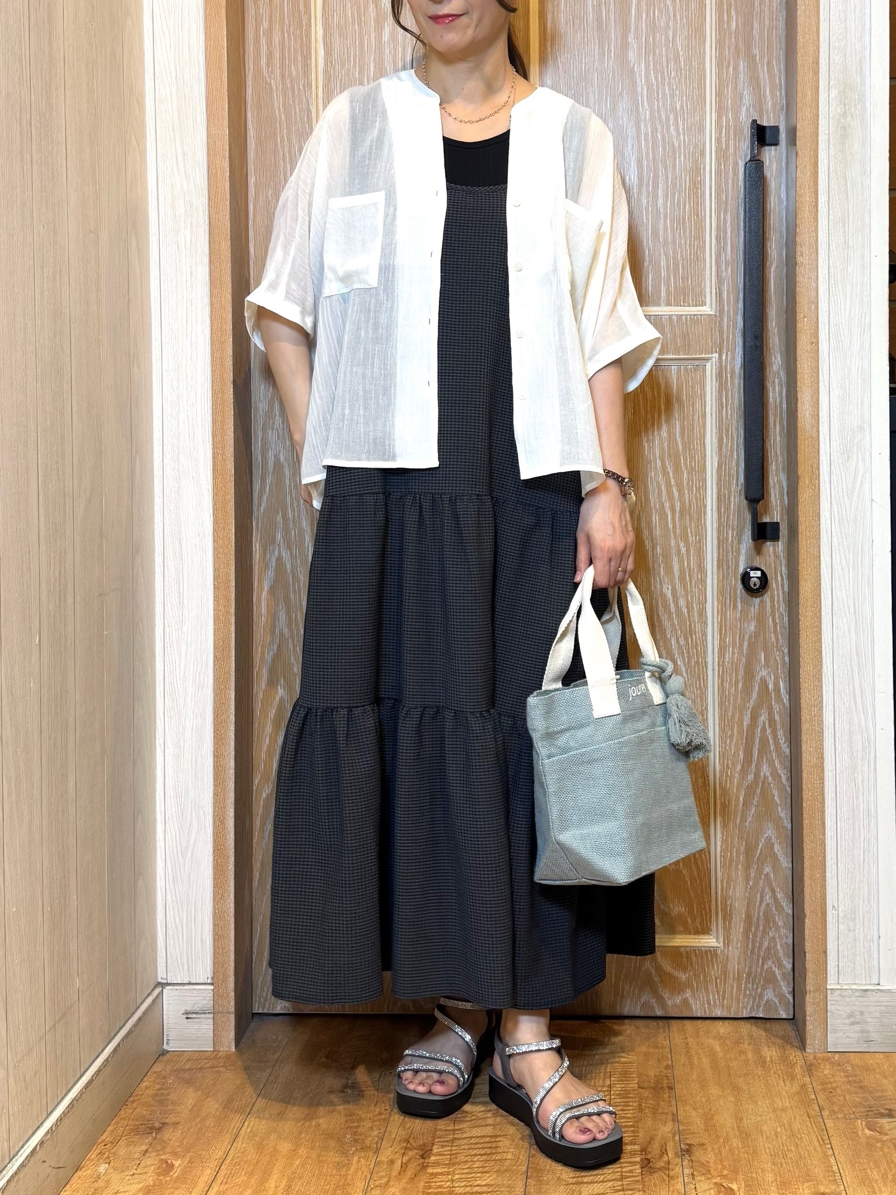 KAORIさんの「SHOO･LA･RUE｜【洗濯機可/選べる6色】ナチュラルな風合いが魅力 ゆったり楊柳シアードルマンブラウス」を使ったコーディネート