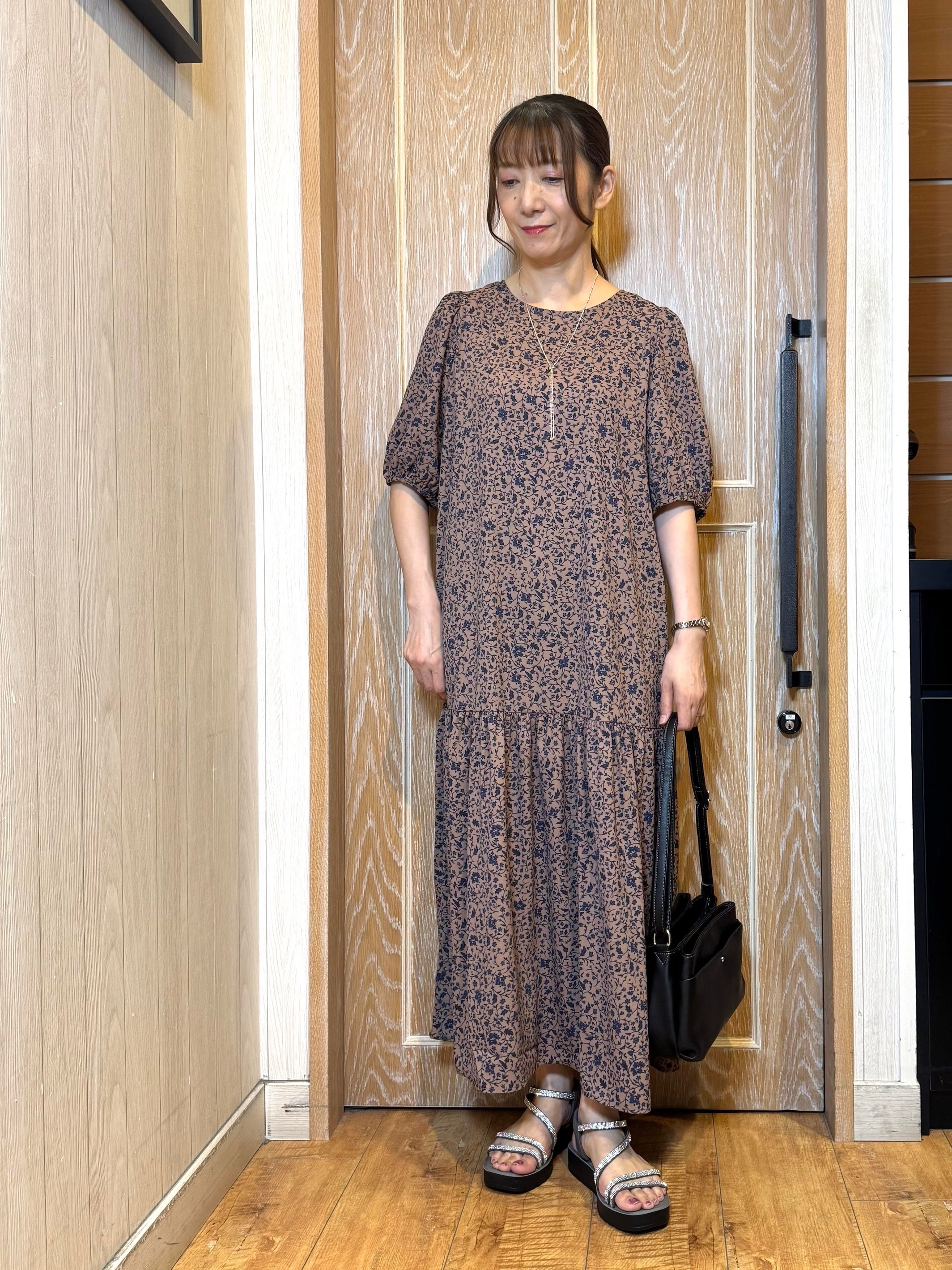 KAORIさんの「SHOO･LA･RUE｜花柄ティアードワンピース」を使ったコーディネート
