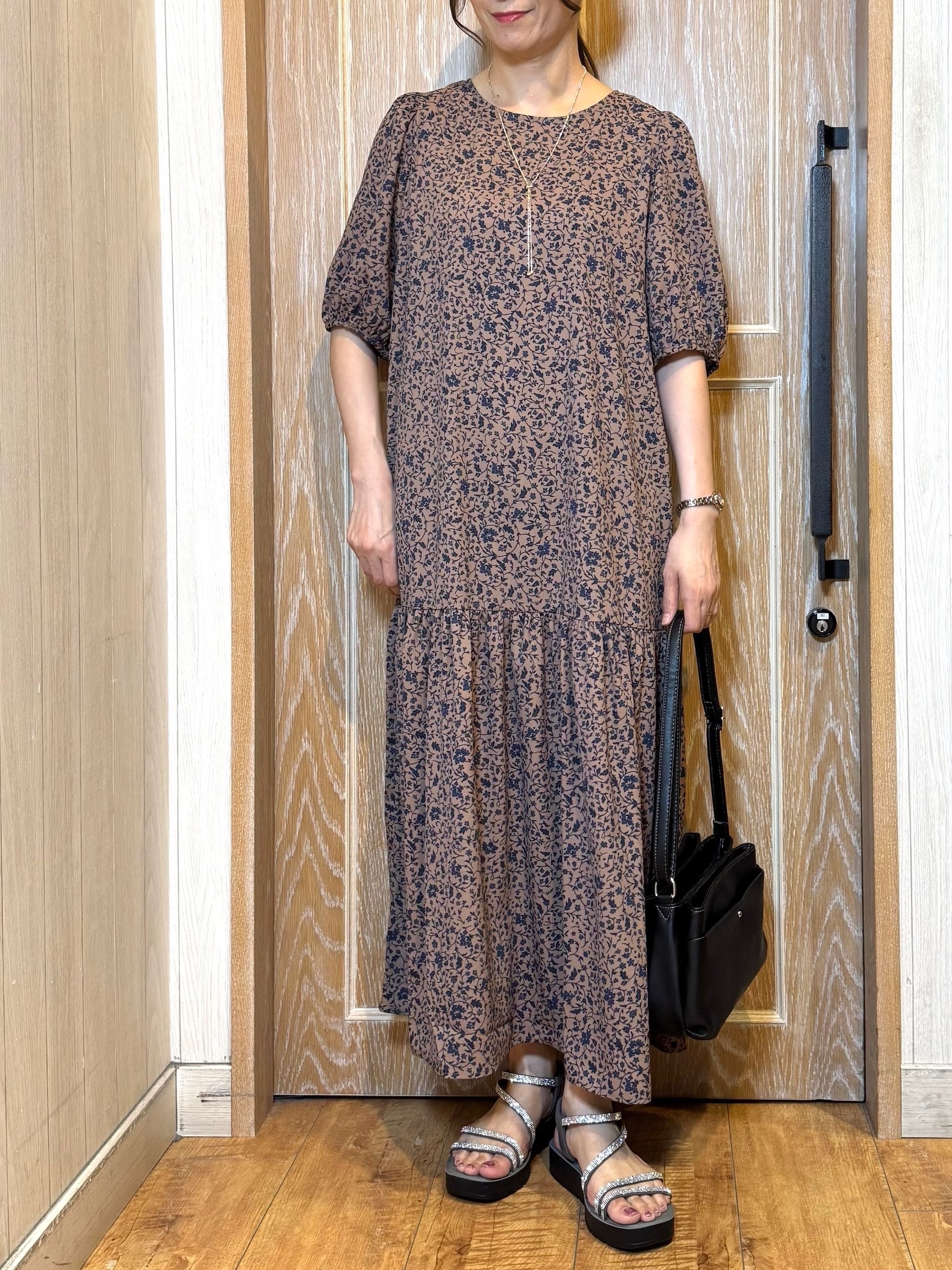 KAORIさんの「SHOO･LA･RUE｜花柄ティアードワンピース」を使ったコーディネート