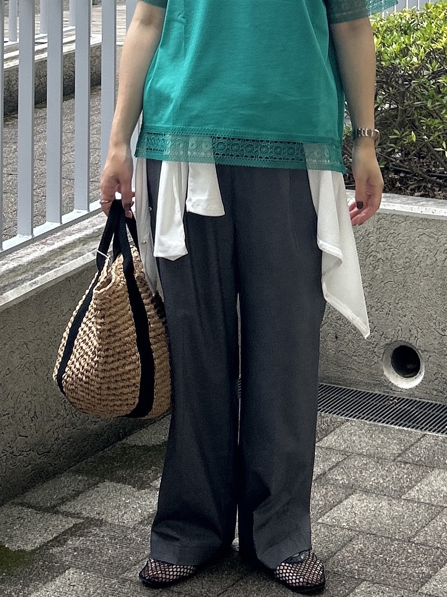 ga_riさんの「THE SHOP TK｜【インせず着られる】モチーフレース切替Tシャツ」を使ったコーディネート