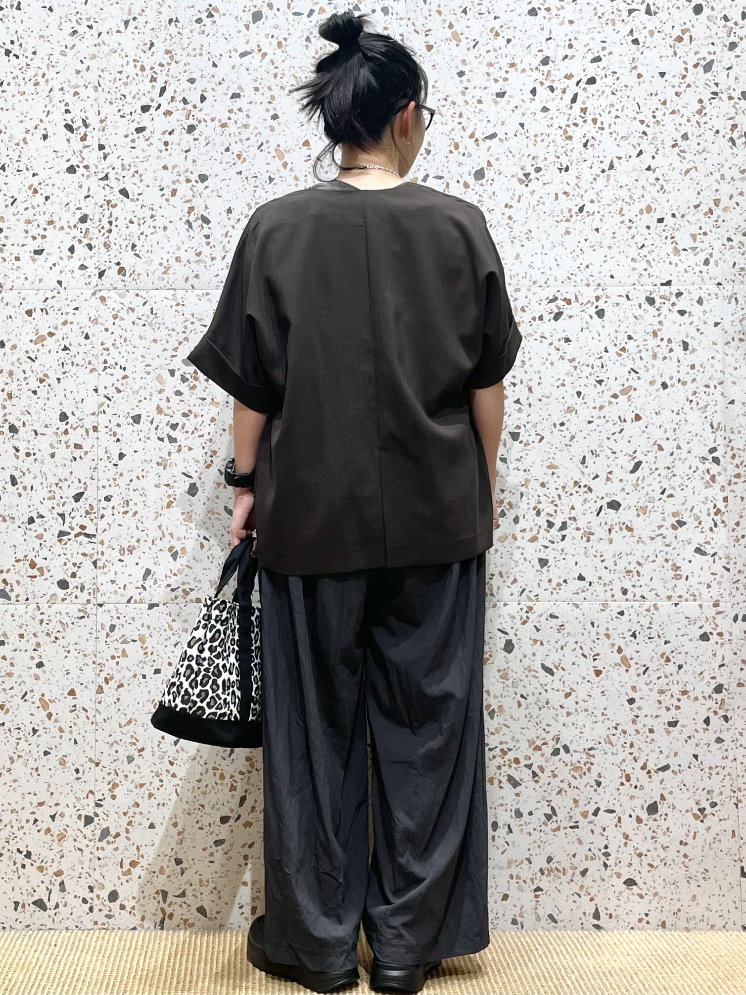 シゲリさんの「OPAQUE.CLIP｜【接触冷感／吸水速乾／通気性】リネンライクジャケット《防シワ／洗濯機OK》」を使ったコーディネート