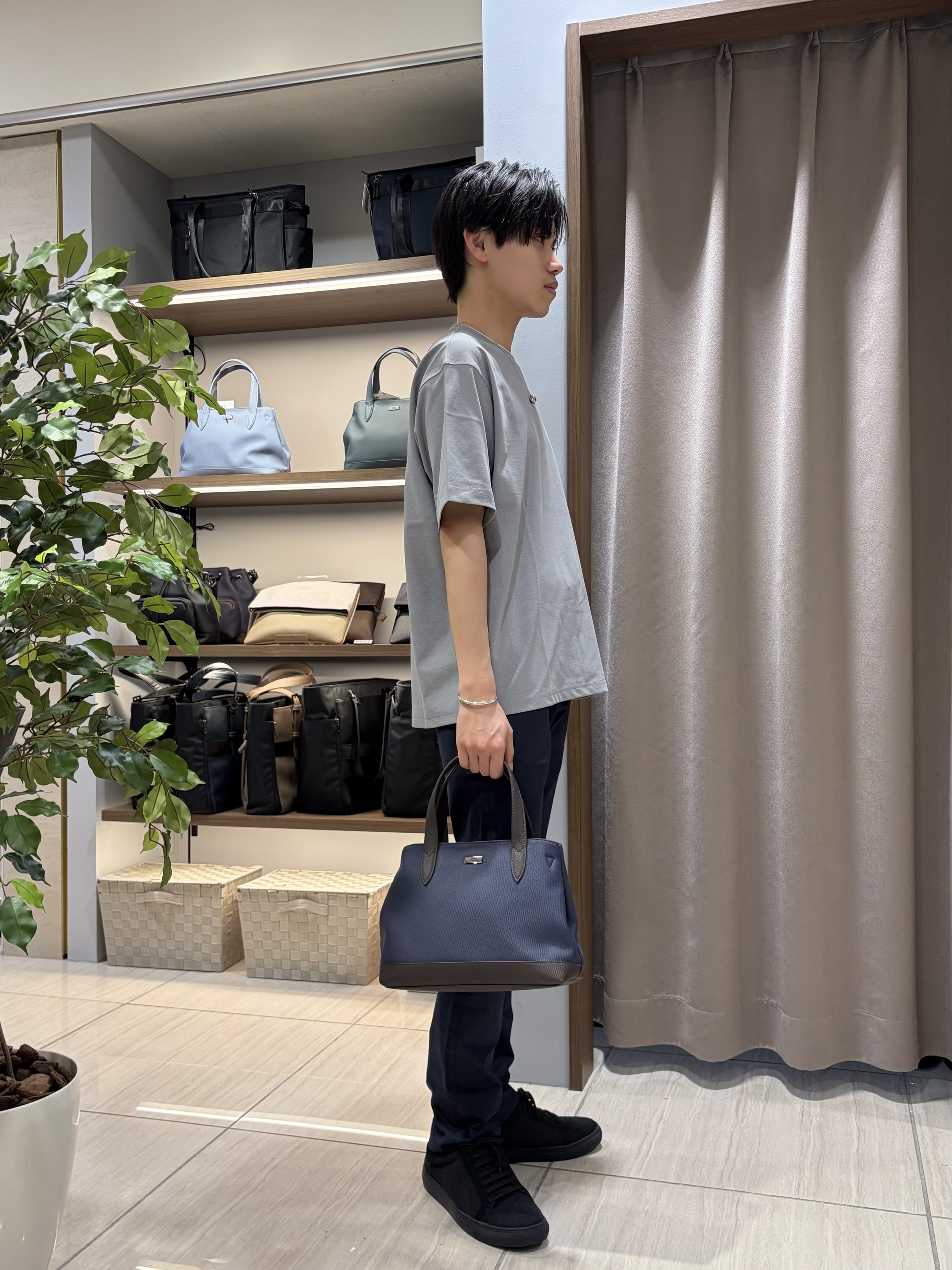 hiroさんの「TAKEO KIKUCHI｜【汗染み軽減】フェイクレイヤー ワンポイント プルオーバー」を使ったコーディネート