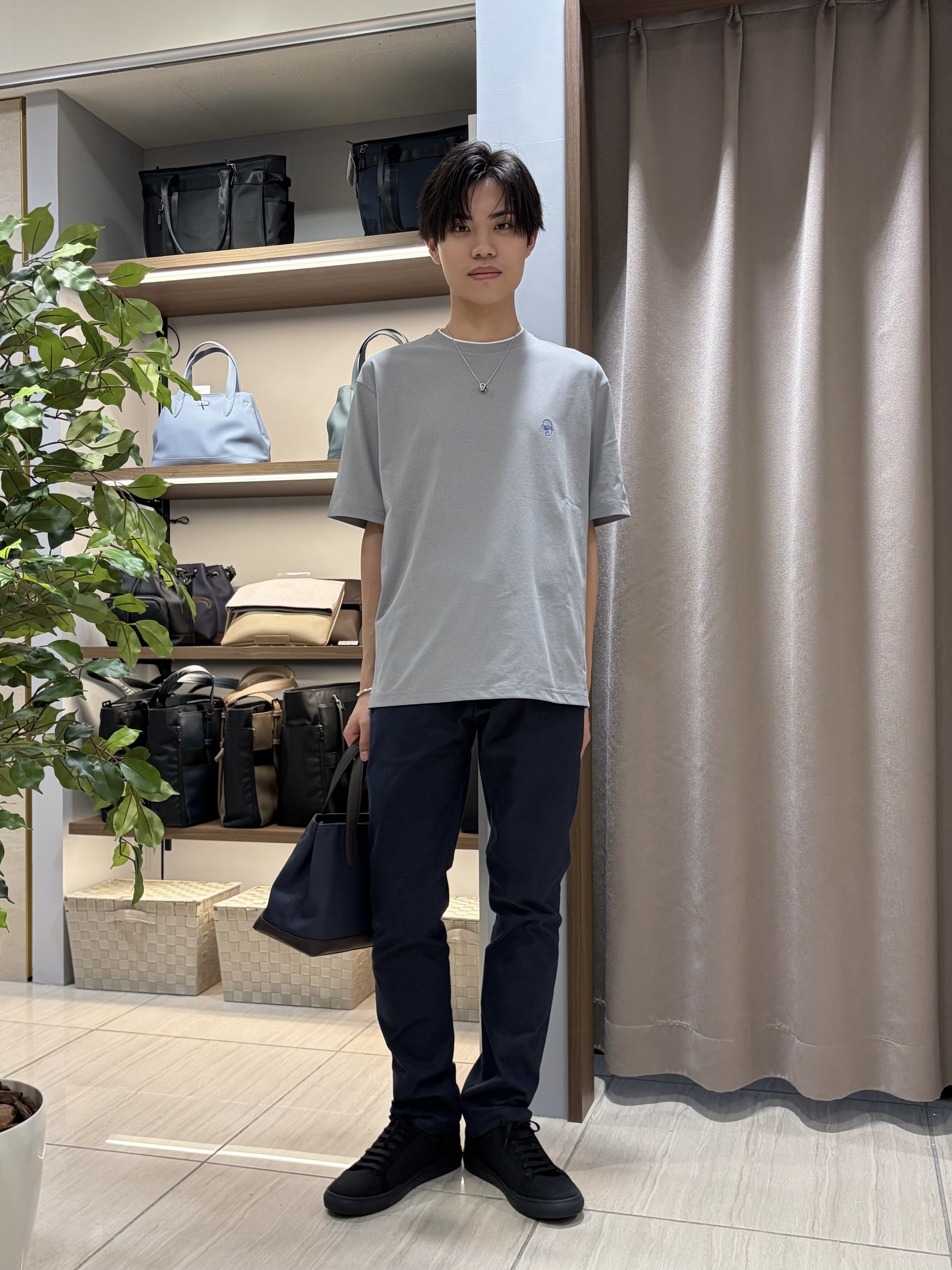 hiroさんの「TAKEO KIKUCHI｜【汗染み軽減】フェイクレイヤー ワンポイント プルオーバー」を使ったコーディネート