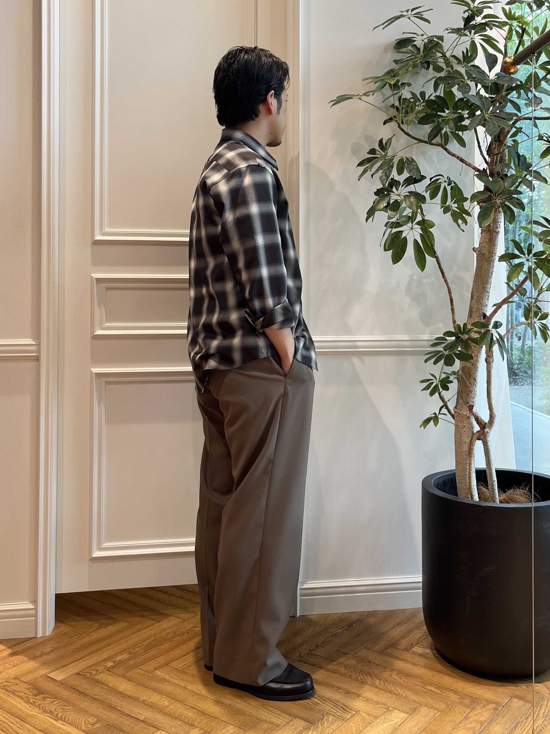 Tokuさんの「DRESSTERIOR｜【ウォッシャブル】サイドゴア ワンタックワイドパンツ」を使ったコーディネート