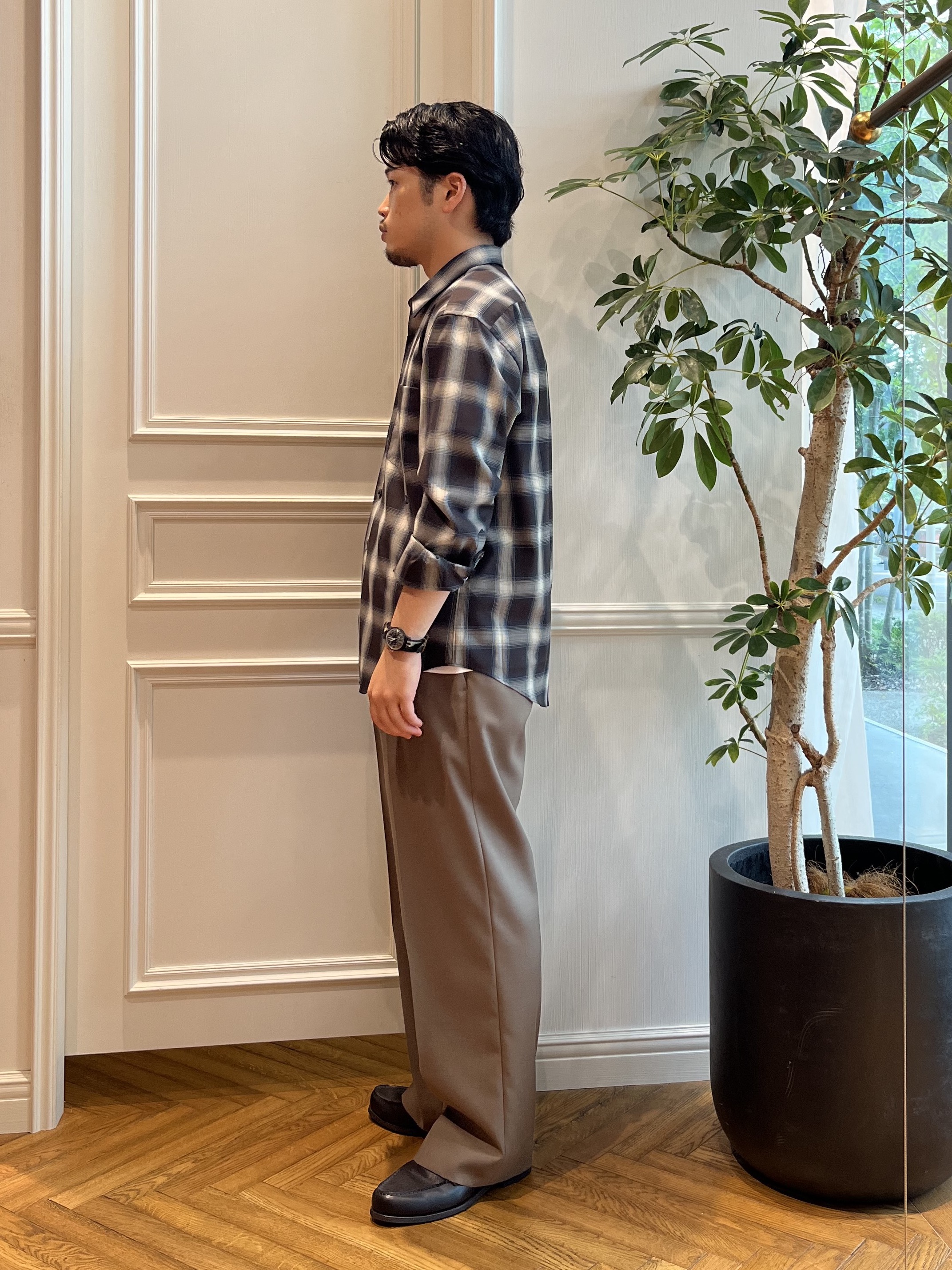 Tokuさんの「DRESSTERIOR｜【ウォッシャブル】サイドゴア ワンタックワイドパンツ」を使ったコーディネート