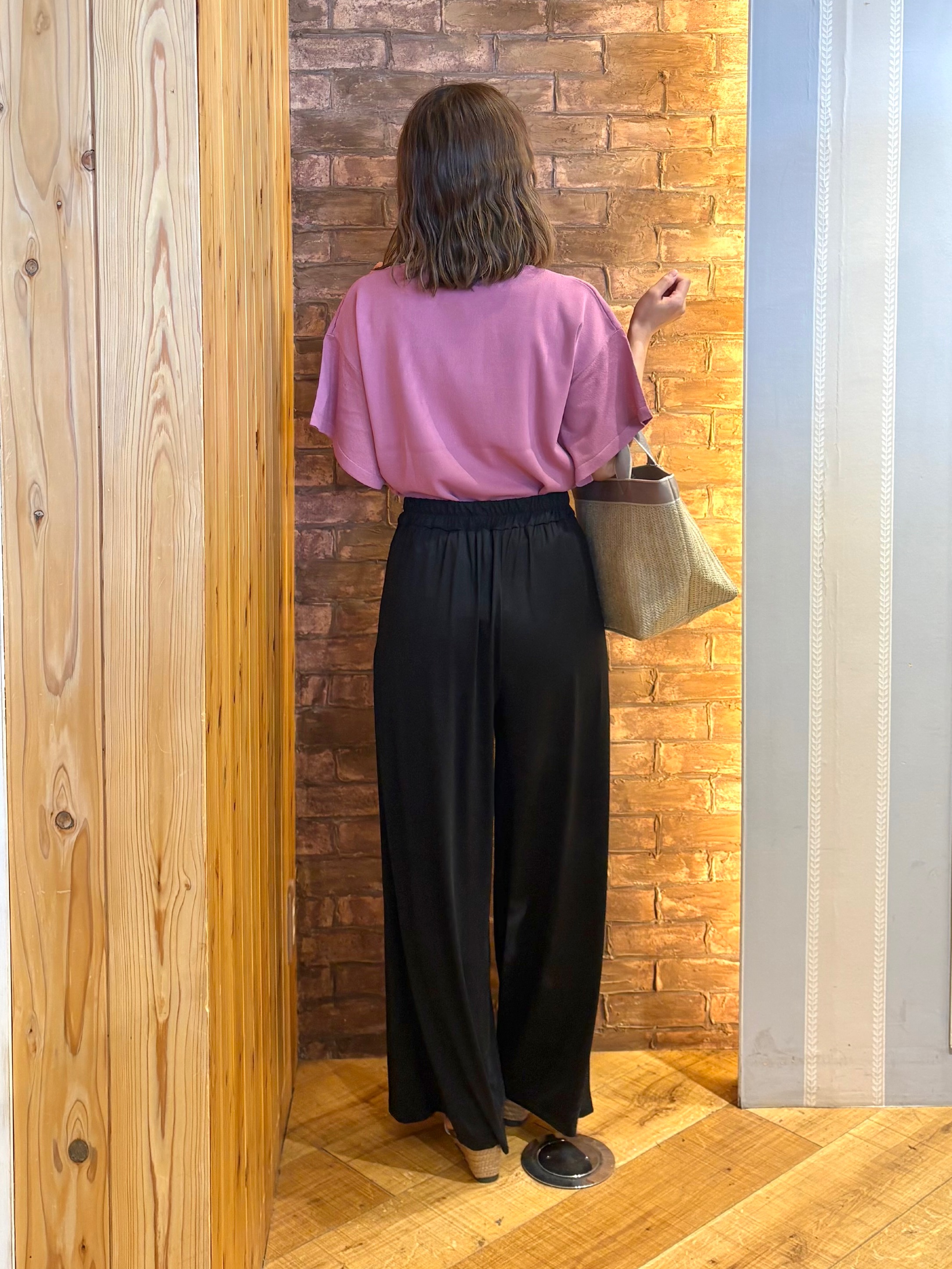mieさんの「SHOO･LA･RUE｜【S-LL/ひんやり/洗濯機可】インせず着られる ひらり袖ニット」を使ったコーディネート