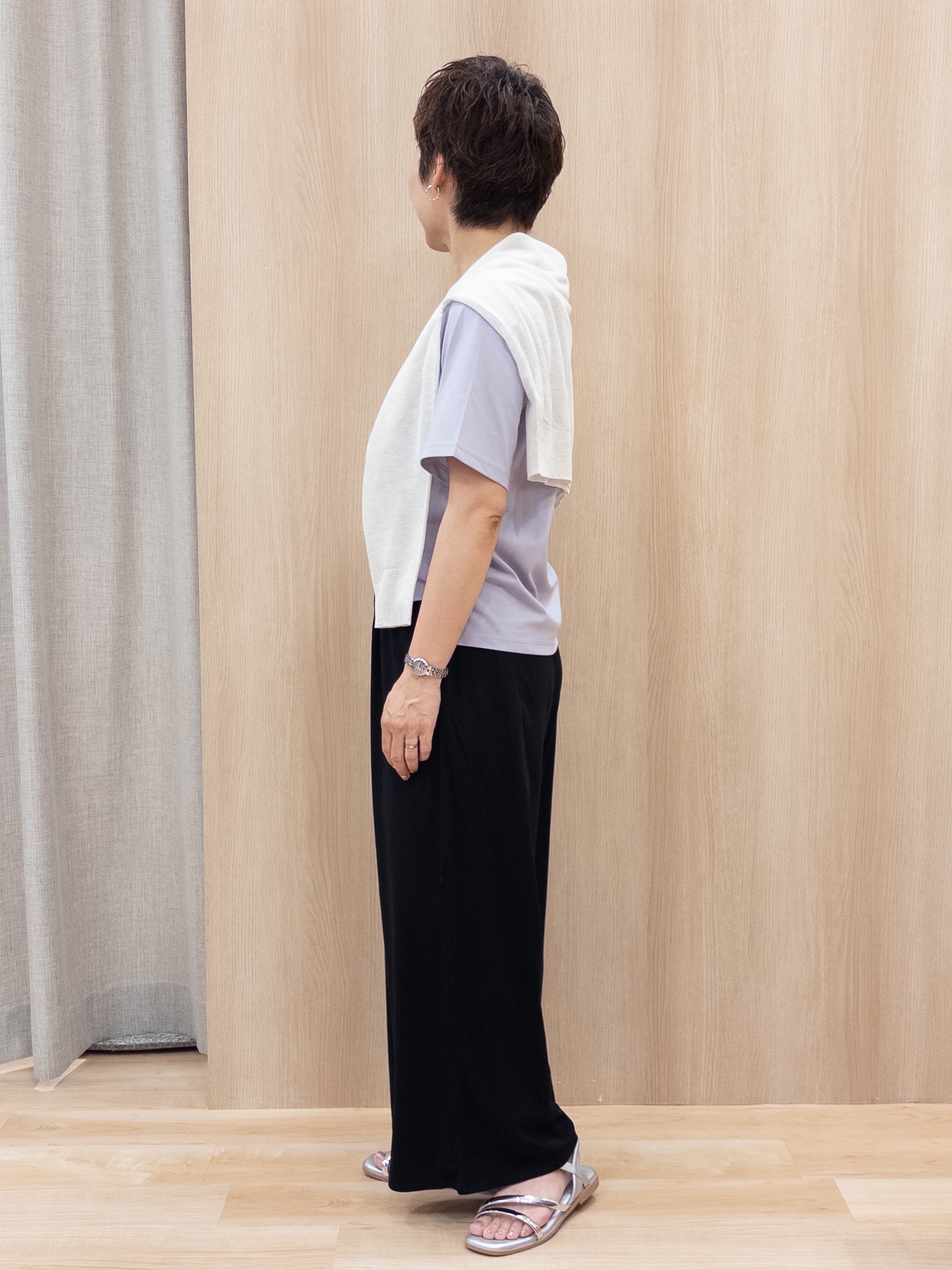 シュウコさんの「grove｜【吸水速乾・UVカット・接触冷感・マシンウォッシャブル】ベーシックMIXロゴプリントT」を使ったコーディネート