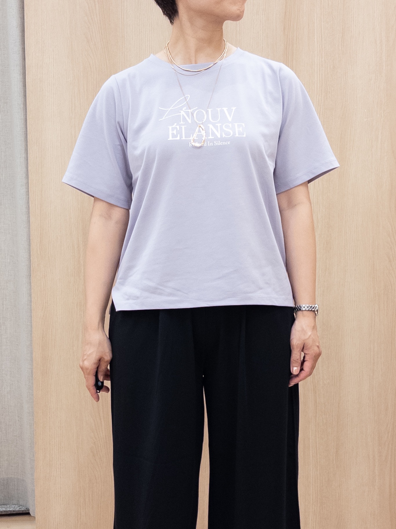 シュウコさんの「grove｜【吸水速乾・UVカット・接触冷感・マシンウォッシャブル】ベーシックMIXロゴプリントT」を使ったコーディネート