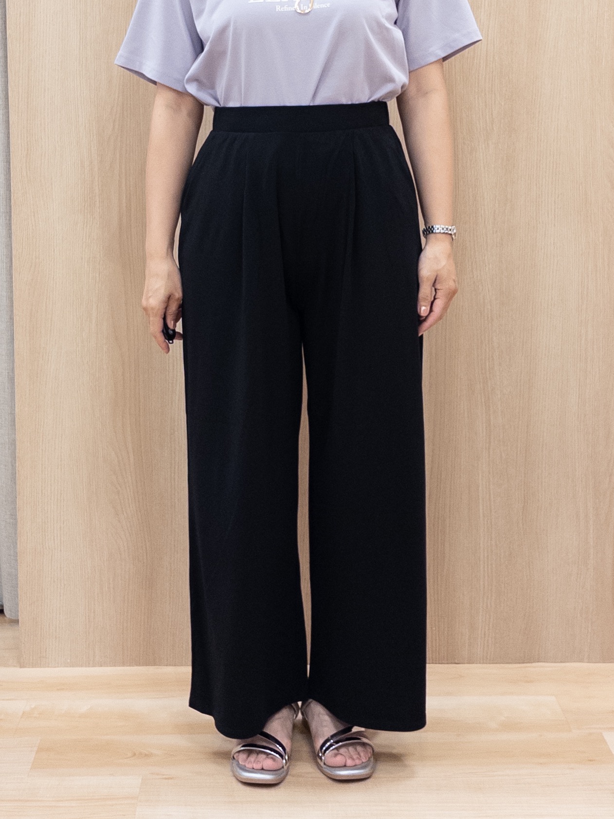 シュウコさんの「grove｜【吸水速乾・UVカット・接触冷感・マシンウォッシャブル】ベーシックMIXロゴプリントT」を使ったコーディネート