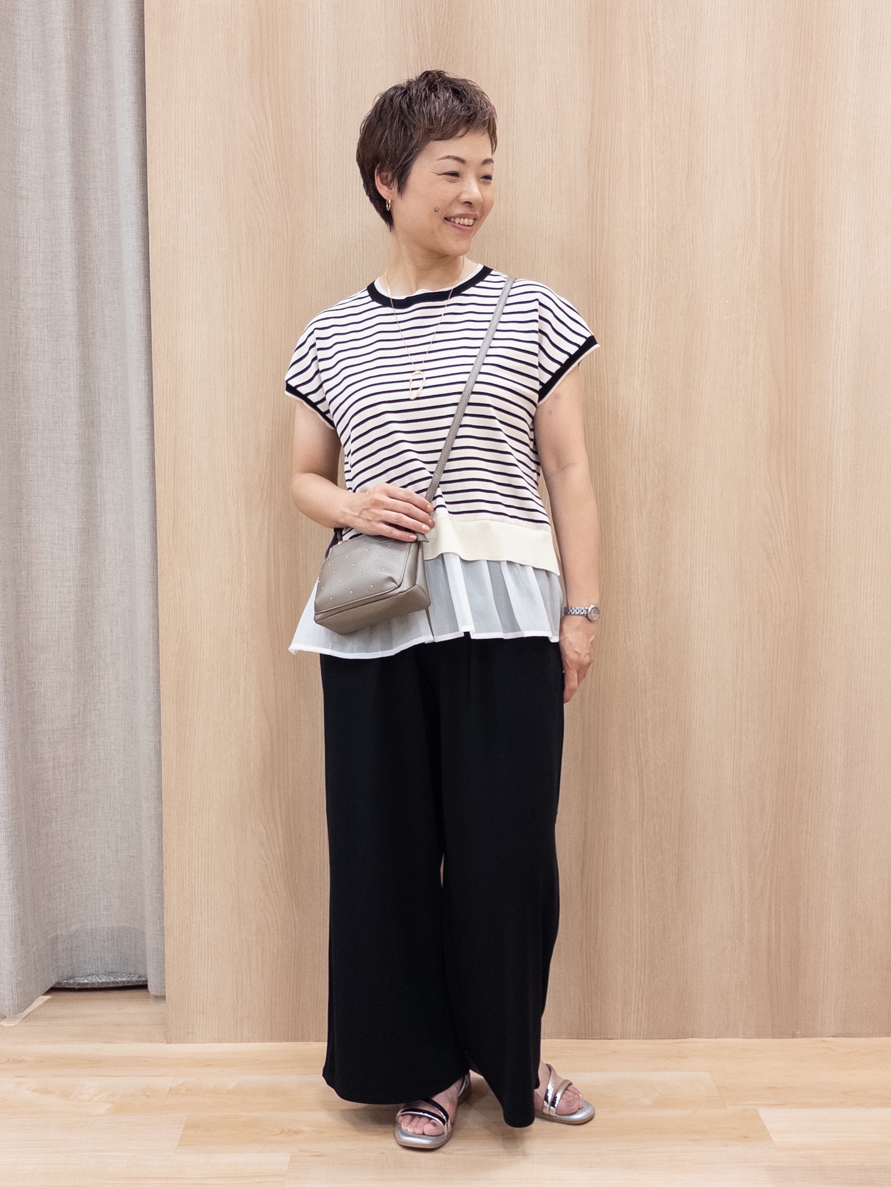 シュウコさんの「grove｜【吸水速乾・UVカット・接触冷感・マシンウォッシャブル】ベーシックMIXロゴプリントT」を使ったコーディネート