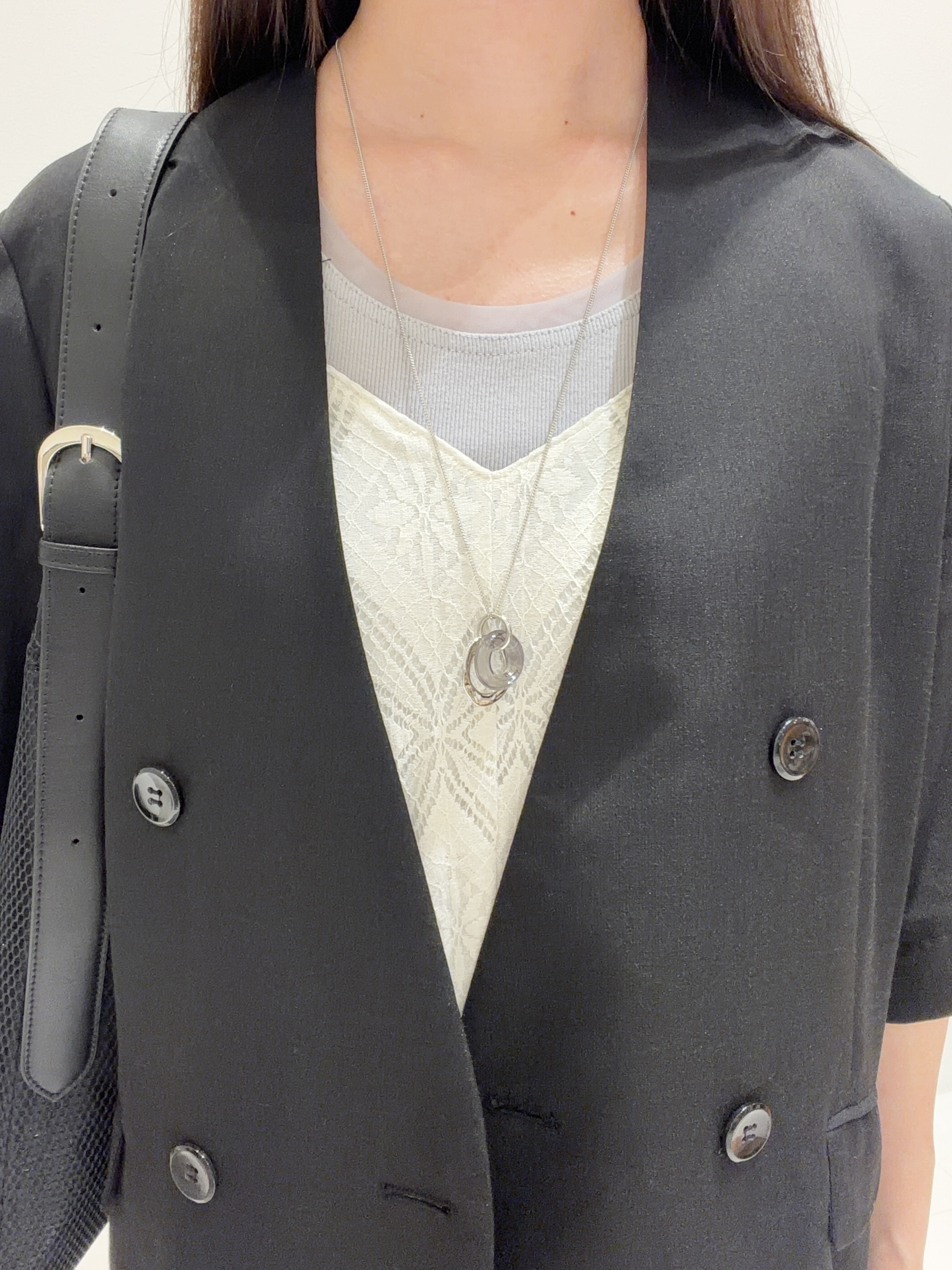 risaさんの「grove｜【洗濯機OK/ひんやり】軽く羽織れるハーフスリーブジャケット」を使ったコーディネート