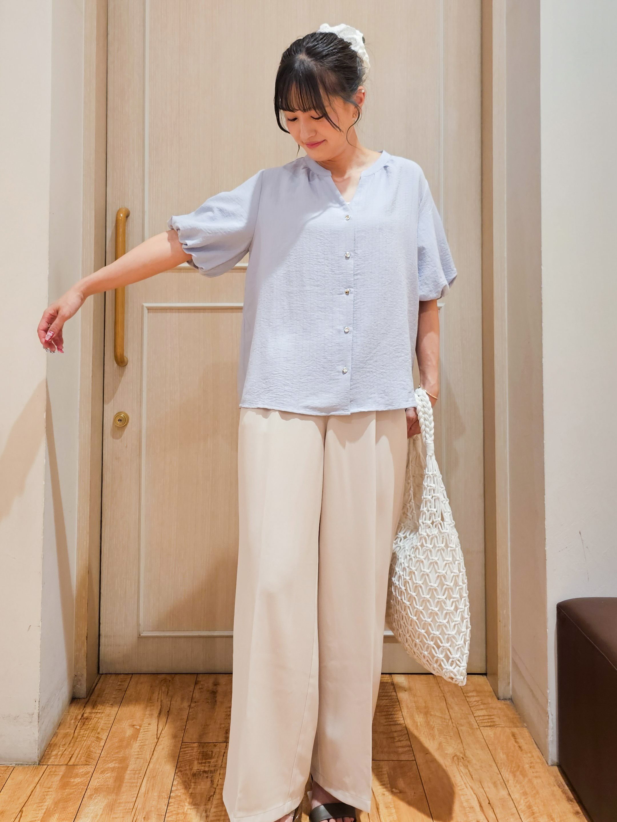 ゆゆさんの「SHOO･LA･RUE｜【S-LL/洗濯機可】バルーンスリーブ　キーネックブラウス」を使ったコーディネート