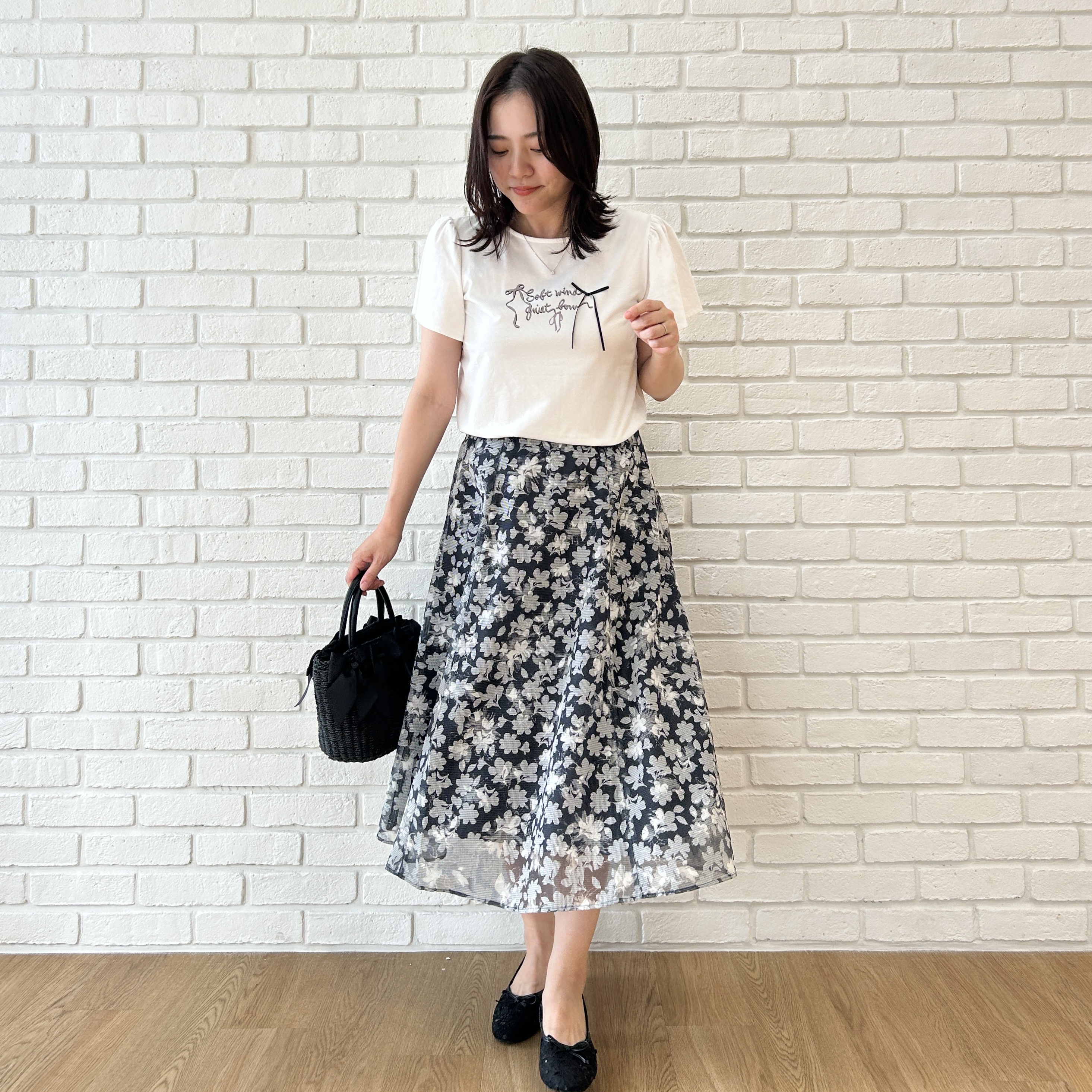 shinoさんの「Couture brooch｜リボンロゴTシャツ」を使ったコーディネート