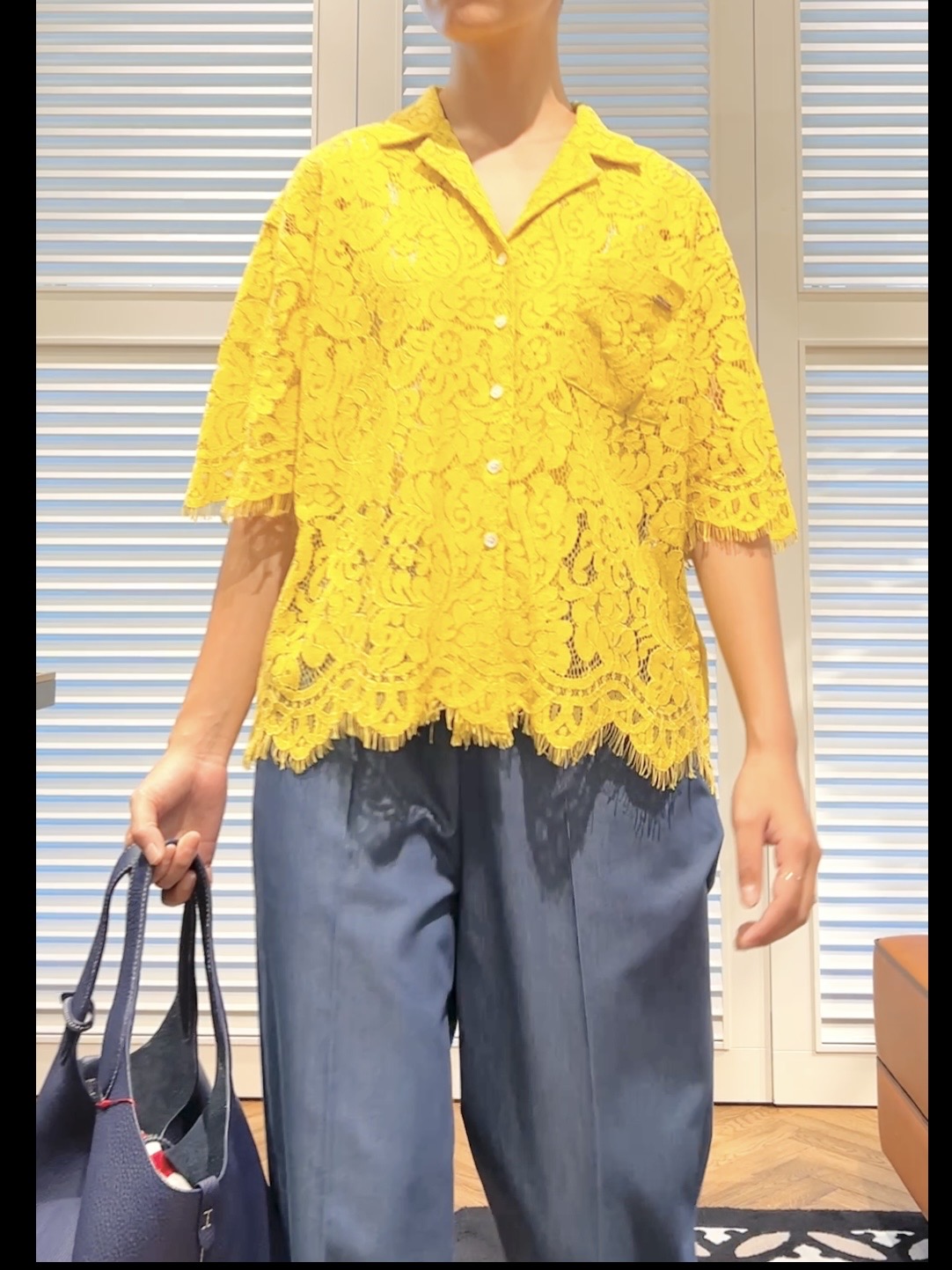 OCHIAIさんの「DRESSTERIOR｜【ウォッシャブル/羽織りにも便利】シアーコードレースブラウス」を使ったコーディネート