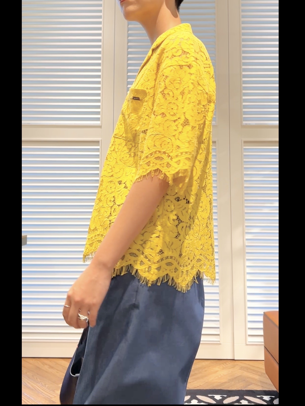 OCHIAIさんの「DRESSTERIOR｜【ウォッシャブル/羽織りにも便利】シアーコードレースブラウス」を使ったコーディネート