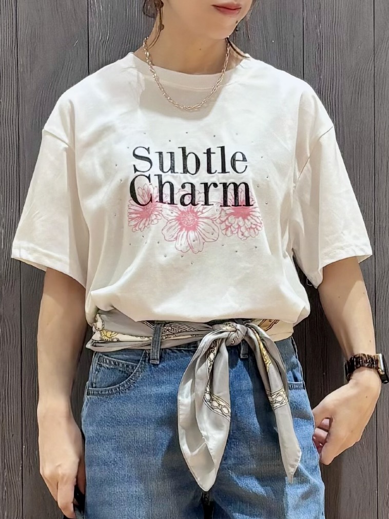 meiさんの「SHOO･LA･RUE｜【ひんやり/S-LL】選べる4柄　デイリー使いにぴったりなアソートTシャツ」を使ったコーディネート
