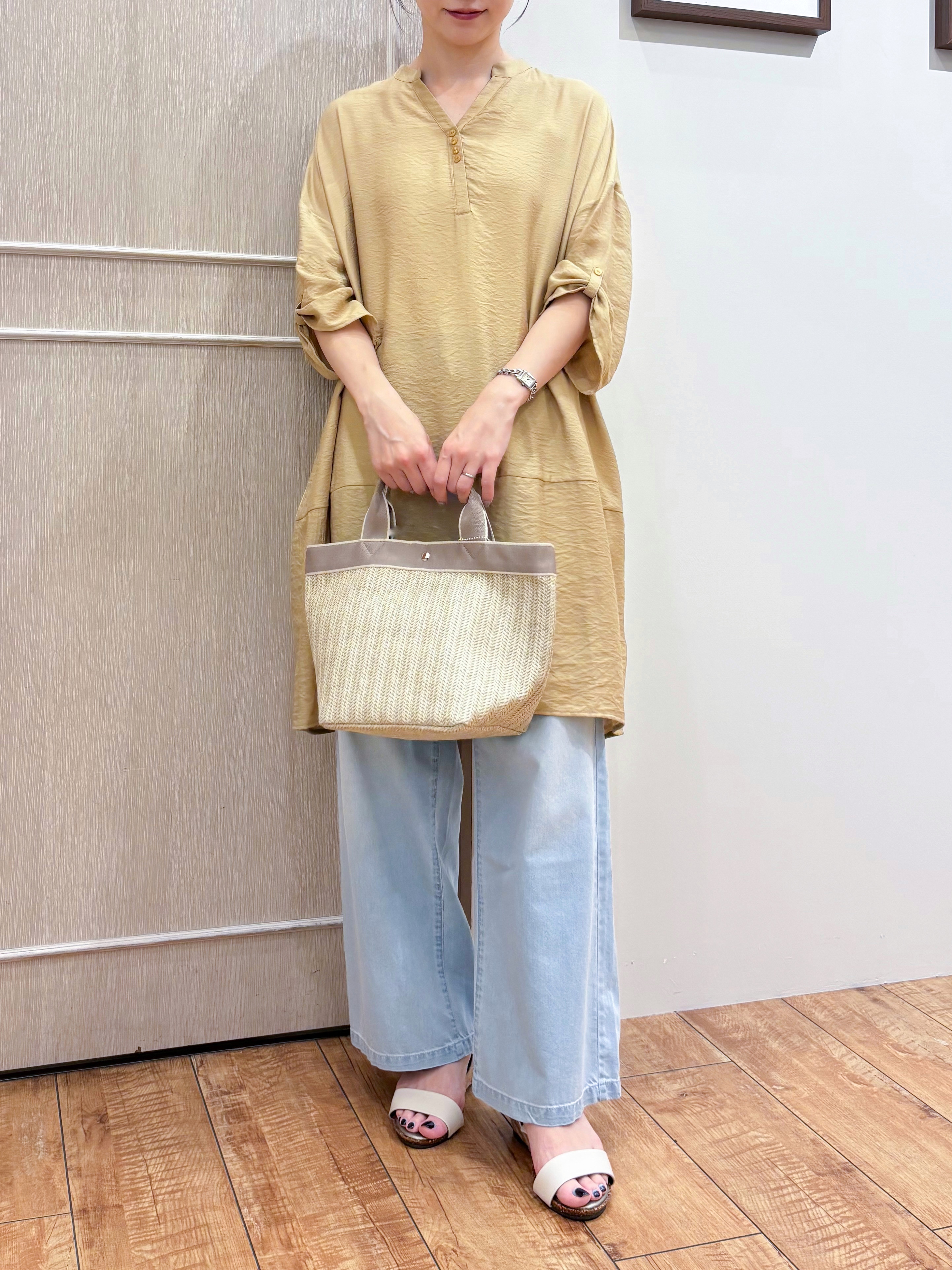 なみさんの「SHOO･LA･RUE｜【ひんやり/S-LL/洗濯機可】体型カバーにも ゆるっとリラックスチュニック」を使ったコーディネート