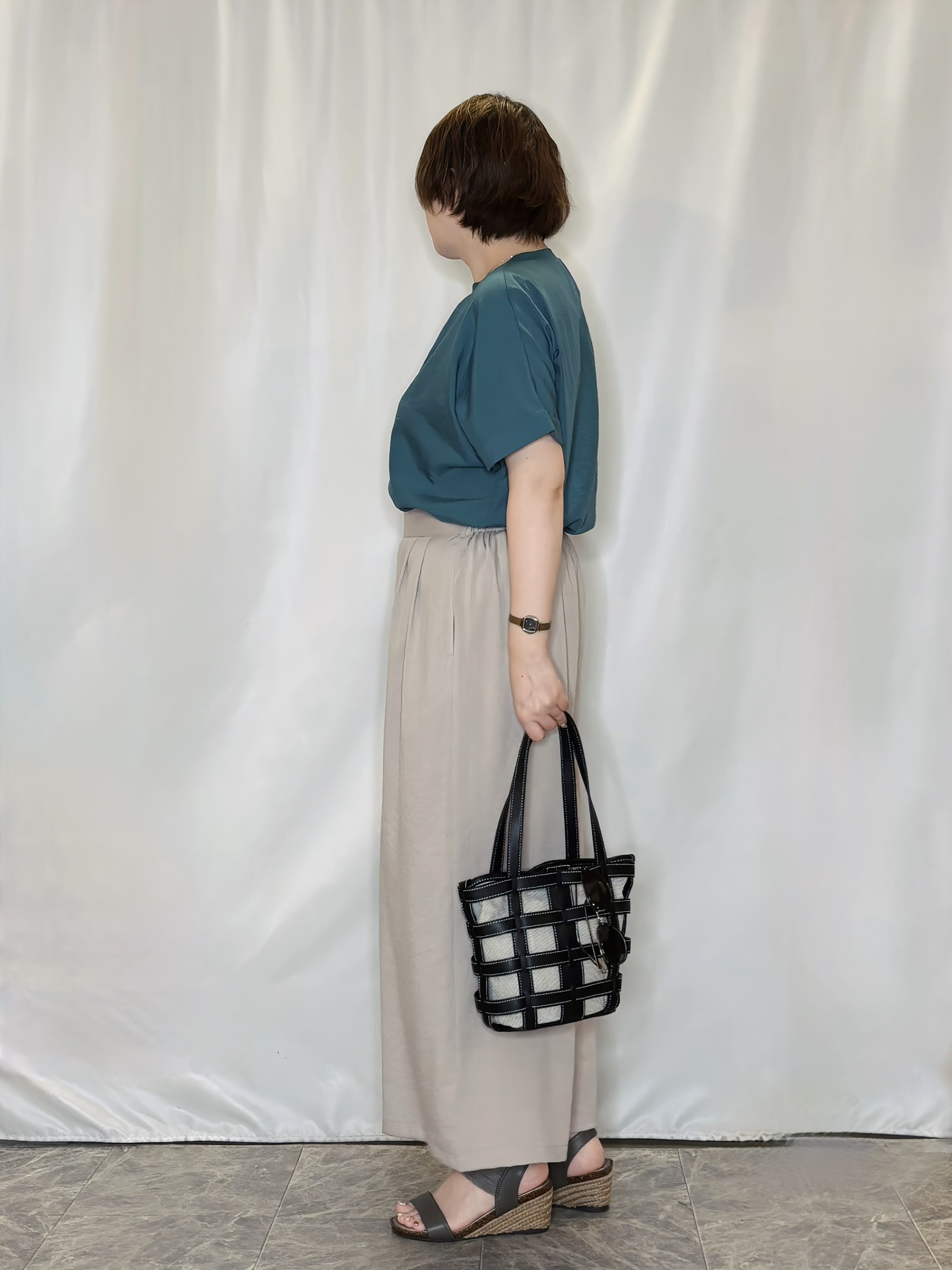 たみさんの「SHOO･LA･RUE｜【着丈選べる/ひんやり/体型カバー】洗濯後しわになりにくい さらっとドルマントップス」を使ったコーディネート