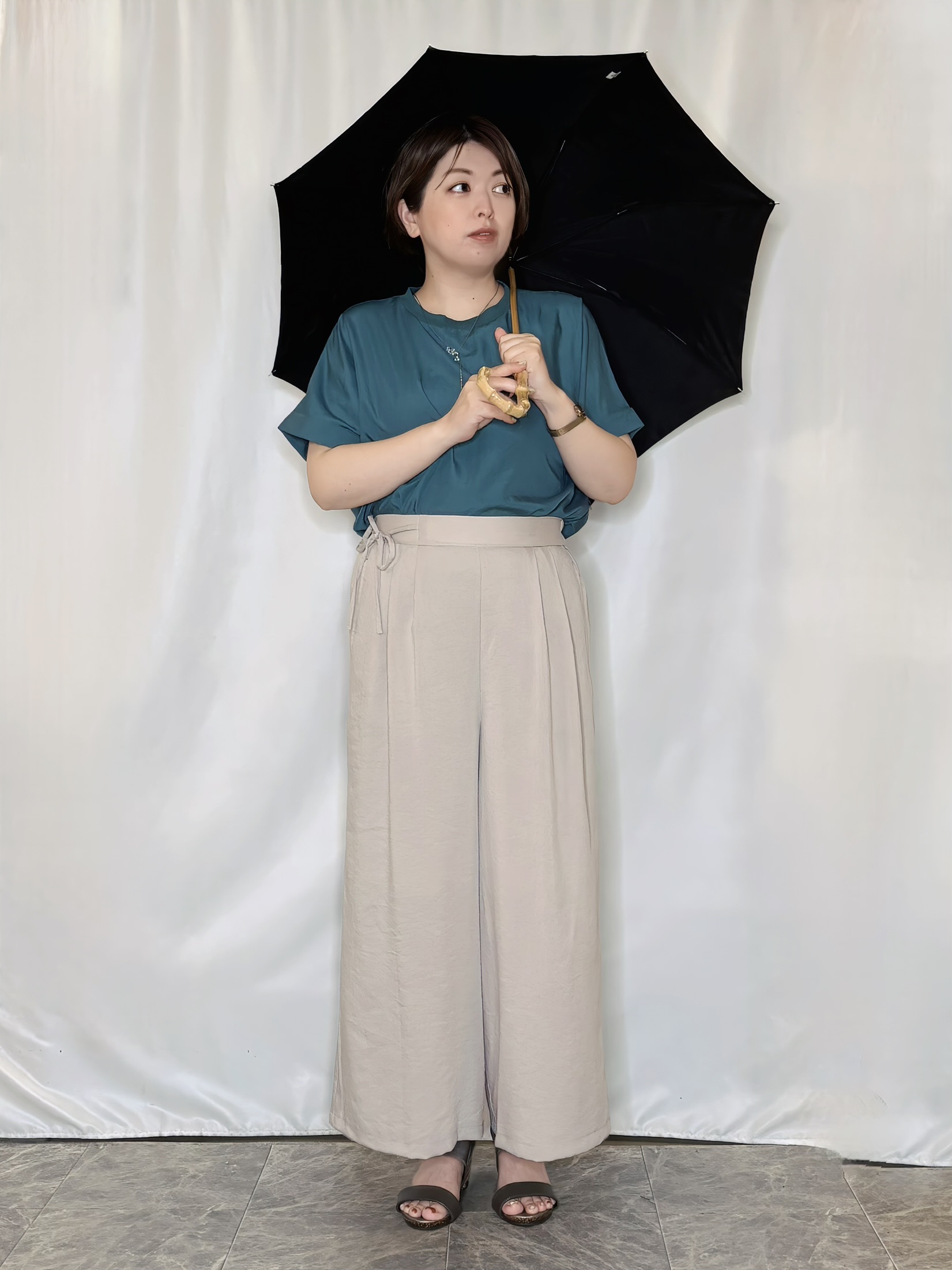 たみさんの「SHOO･LA･RUE｜【着丈選べる/ひんやり/体型カバー】洗濯後しわになりにくい さらっとドルマントップス」を使ったコーディネート