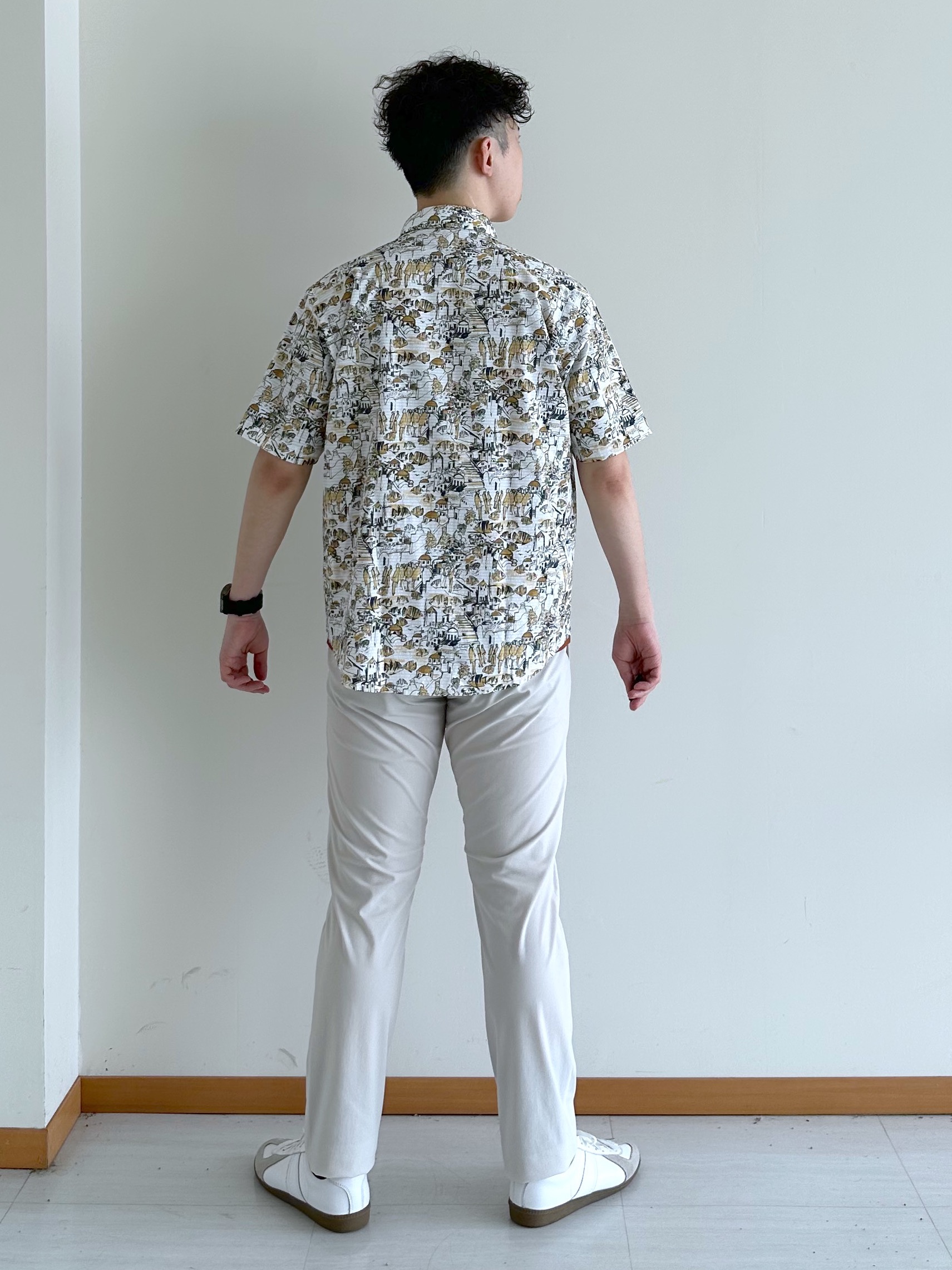 イッシーさんの「TAKEO KIKUCHI｜【日本製】JFP DotAir（R）リゾートプリント半袖シャツ」を使ったコーディネート