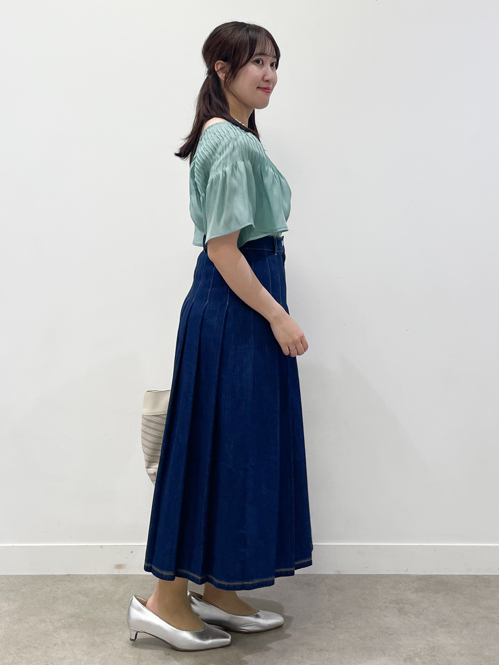 yukariさんの「Reflect｜ピンタックデザインフレアスリーブブラウス」を使ったコーディネート
