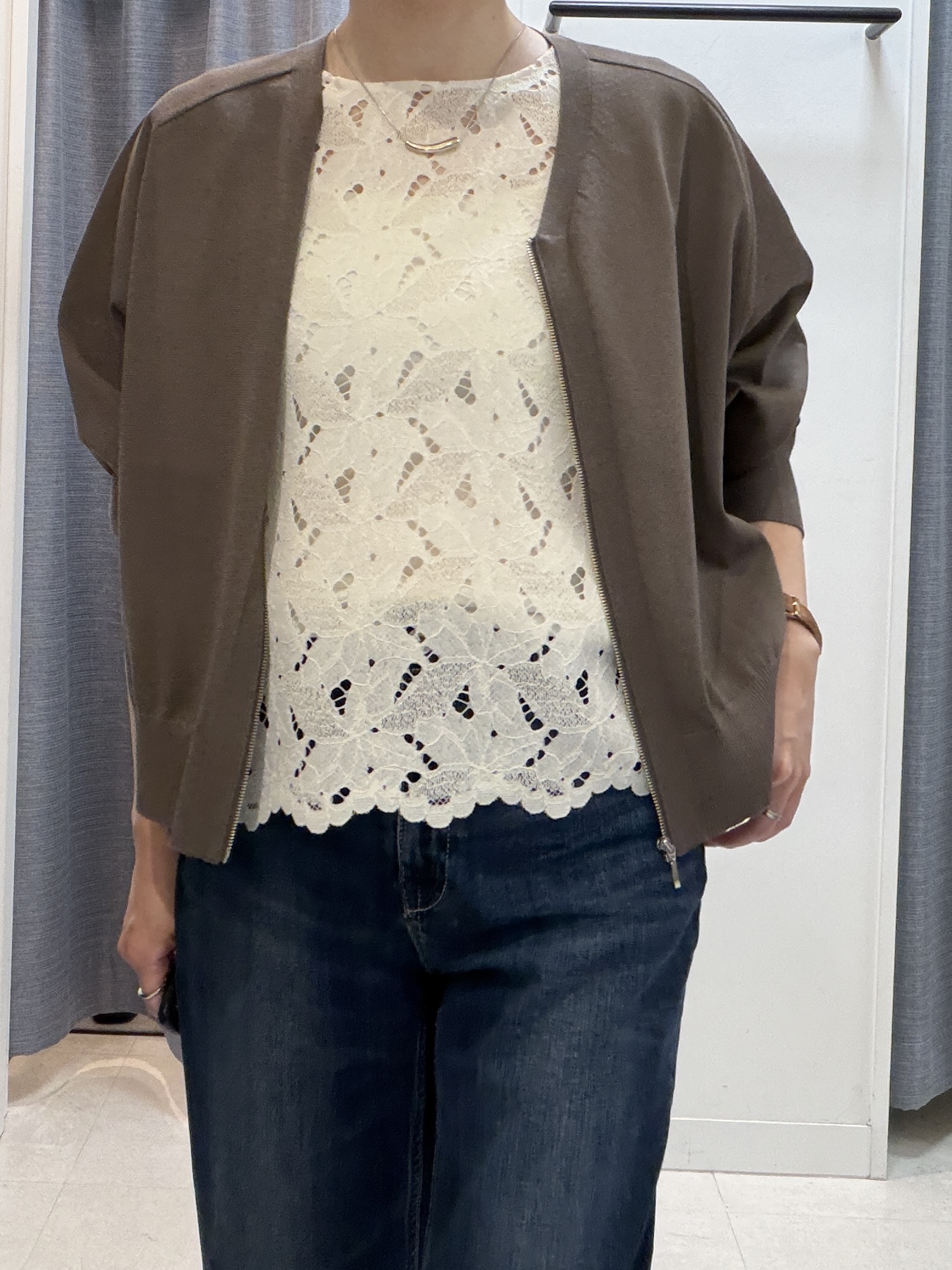shihoさんの「INDIVI｜【アンサンブル可/日除け・冷房対策】シアーレーヨンZIPカーディガン」を使ったコーディネート