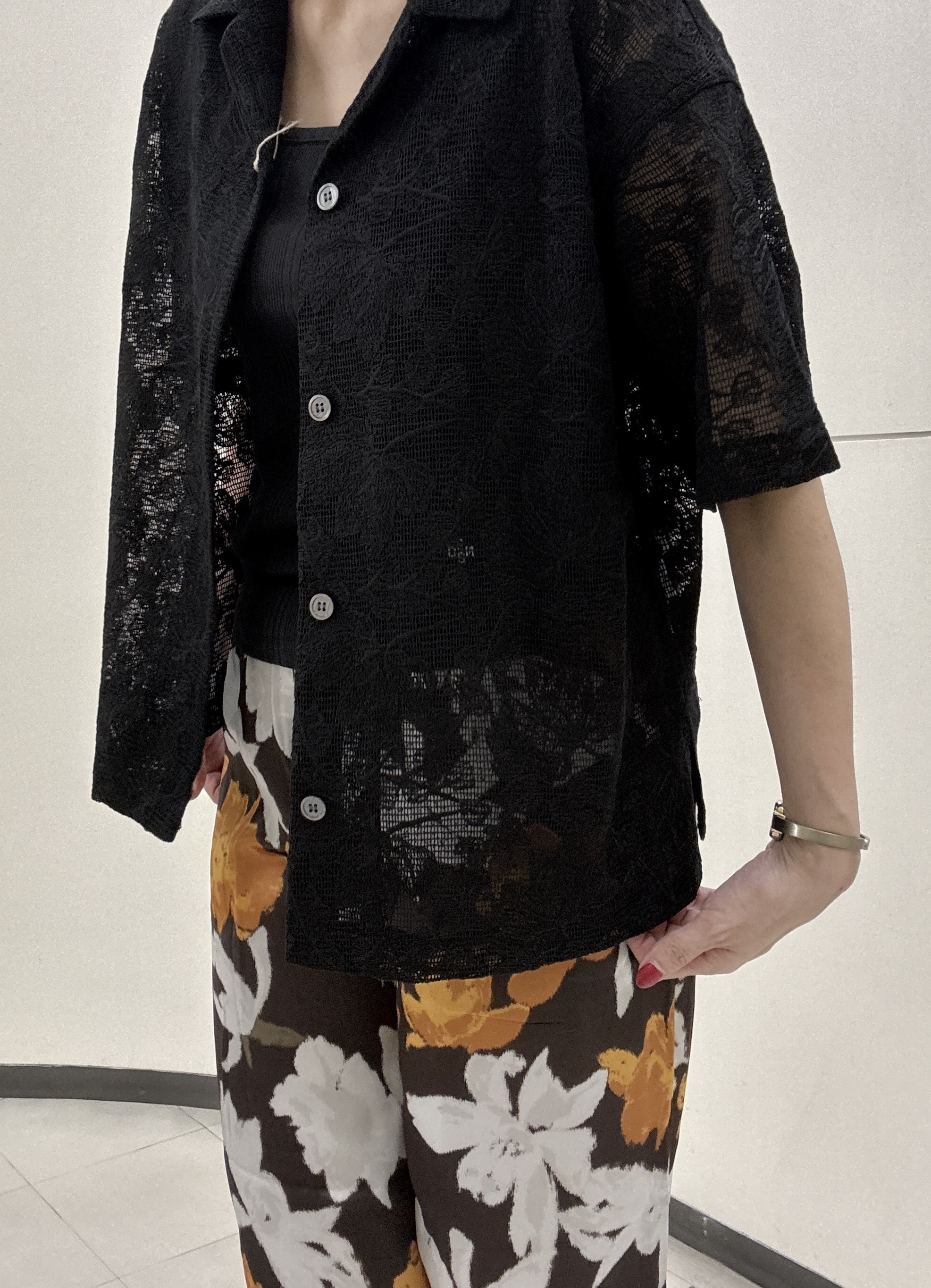 Junさんの「Dessin｜カラミレース 開襟シャツ」を使ったコーディネート